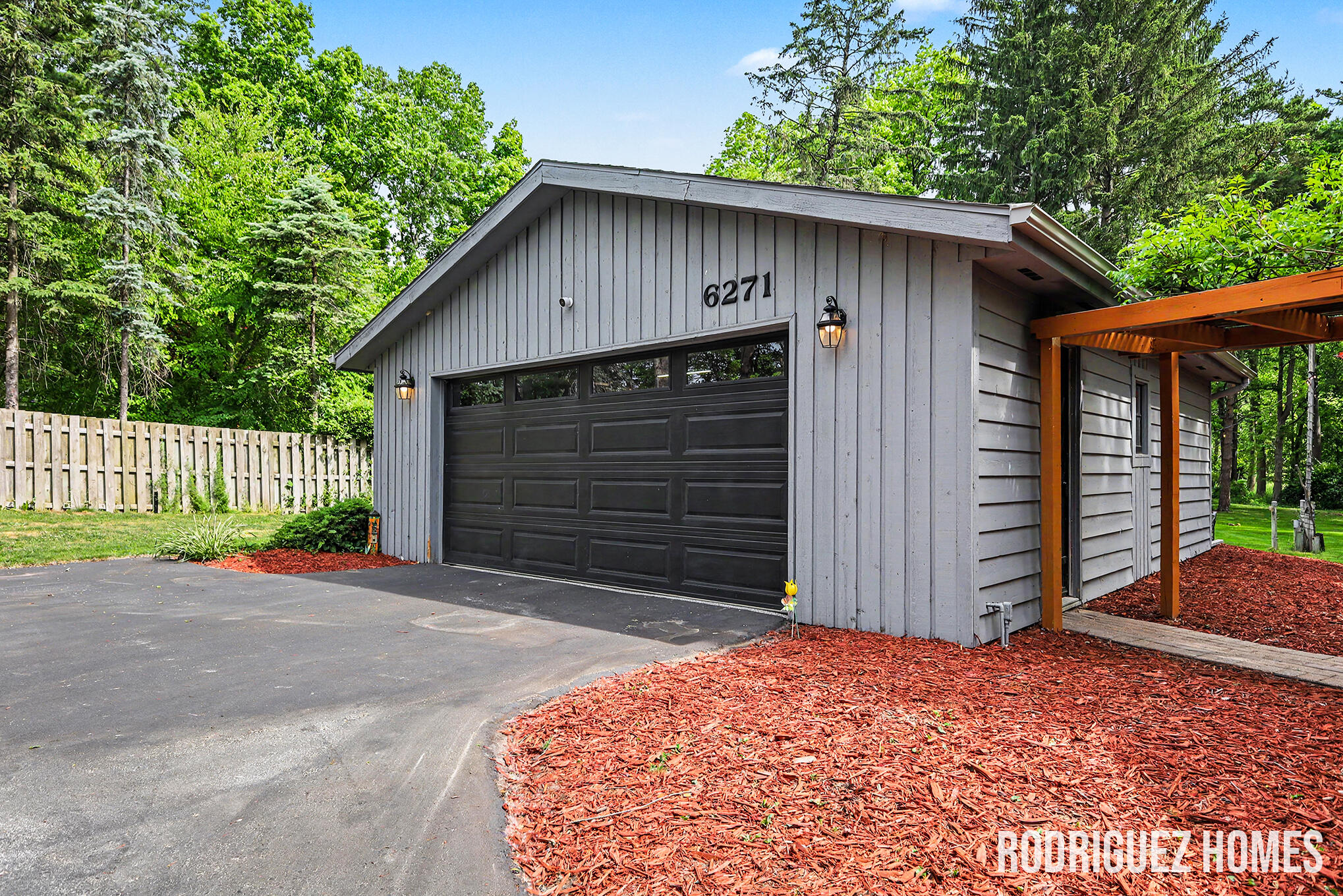 6271 Cascade Road SE Grand Rapids MI 49546