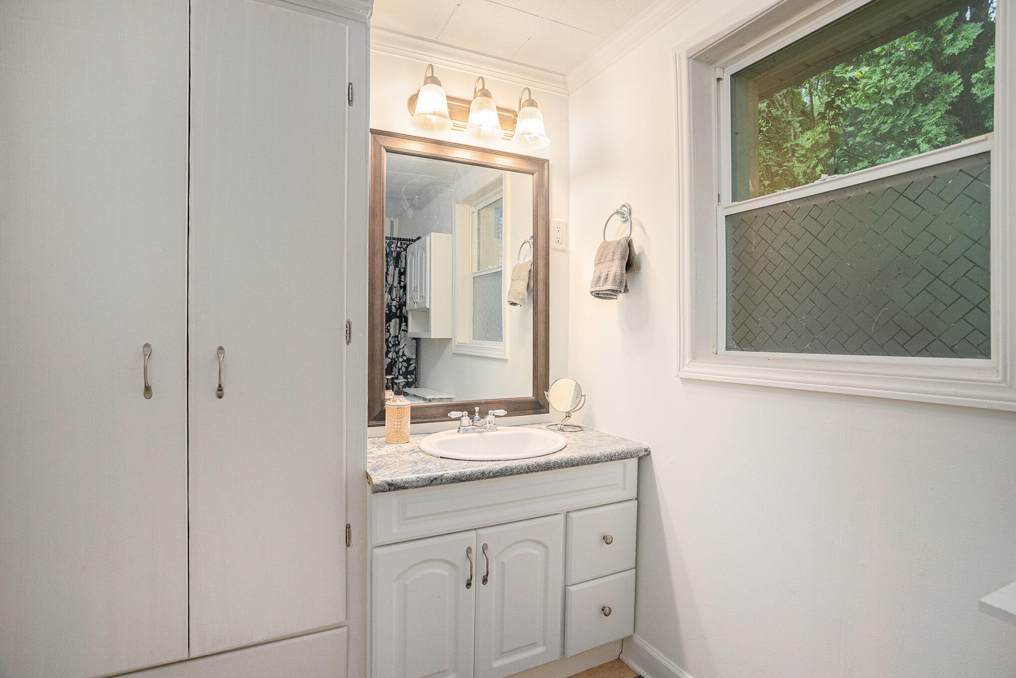 1934 Nazareth Road Kalamazoo MI 49048