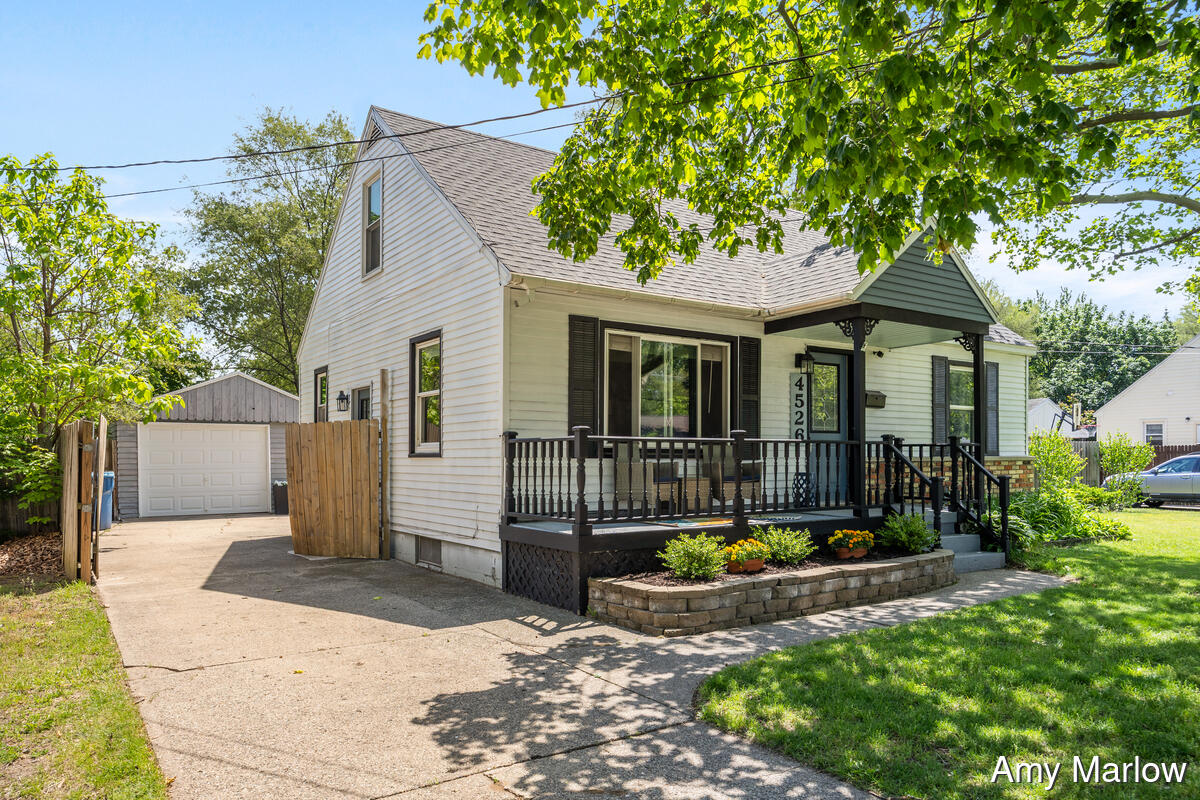 4526 Rhodes Avenue SW Grand Rapids MI 49548