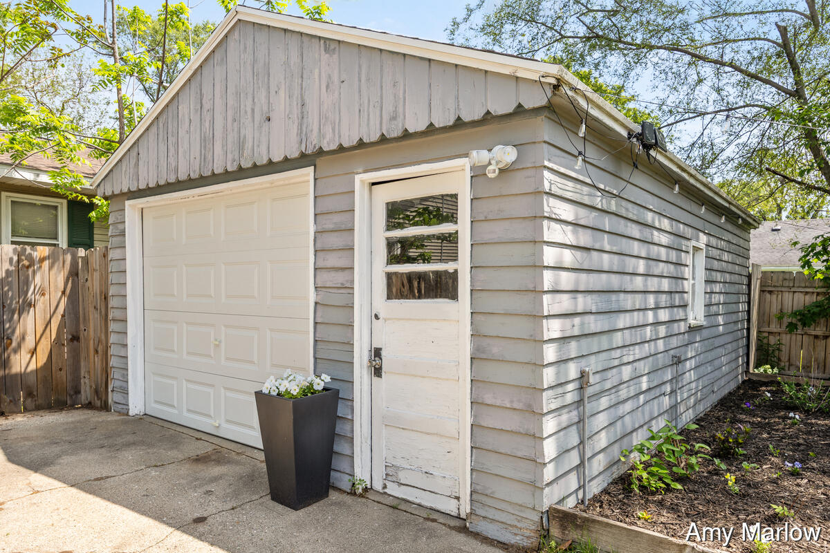 4526 Rhodes Avenue SW Grand Rapids MI 49548