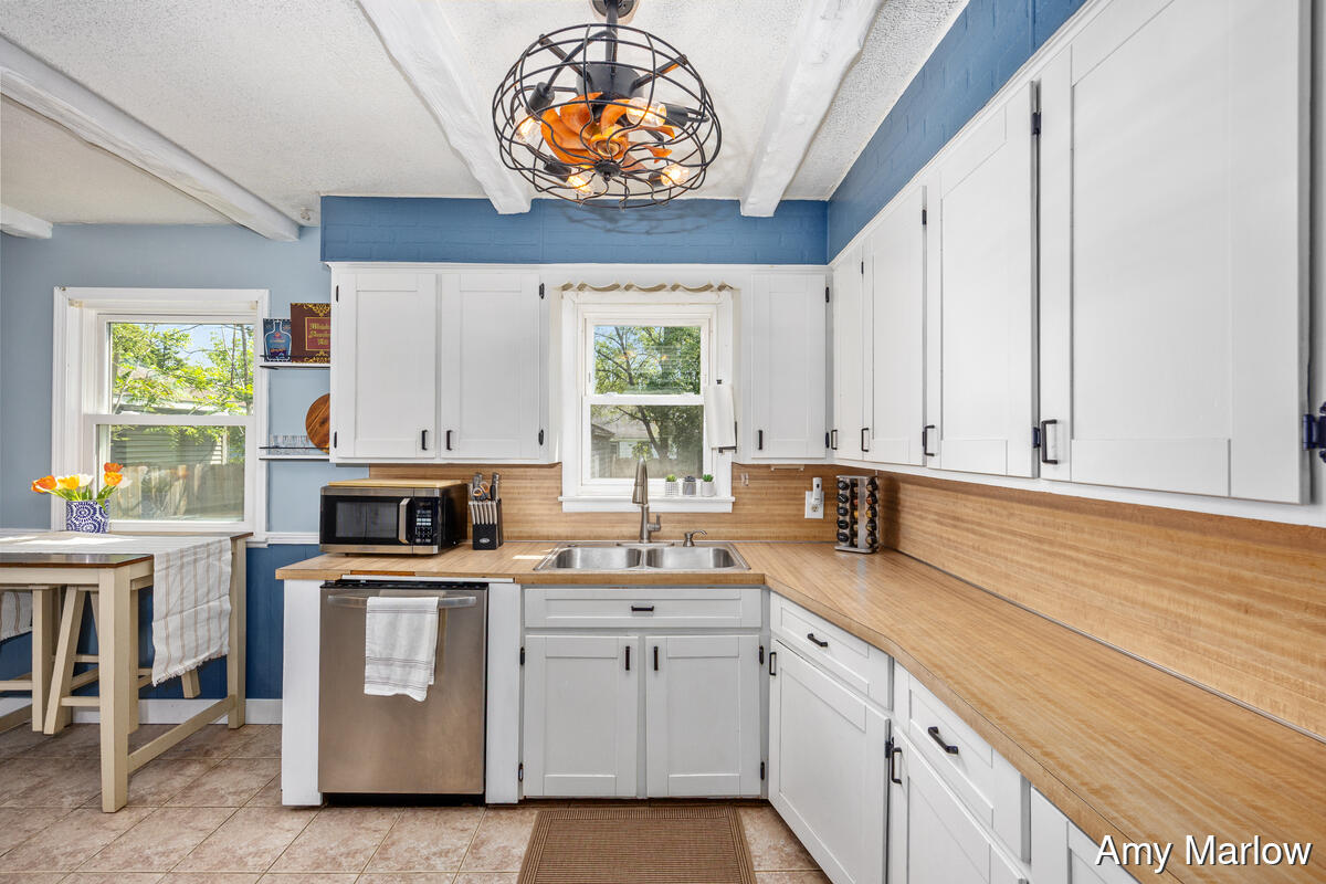 4526 Rhodes Avenue SW Grand Rapids MI 49548