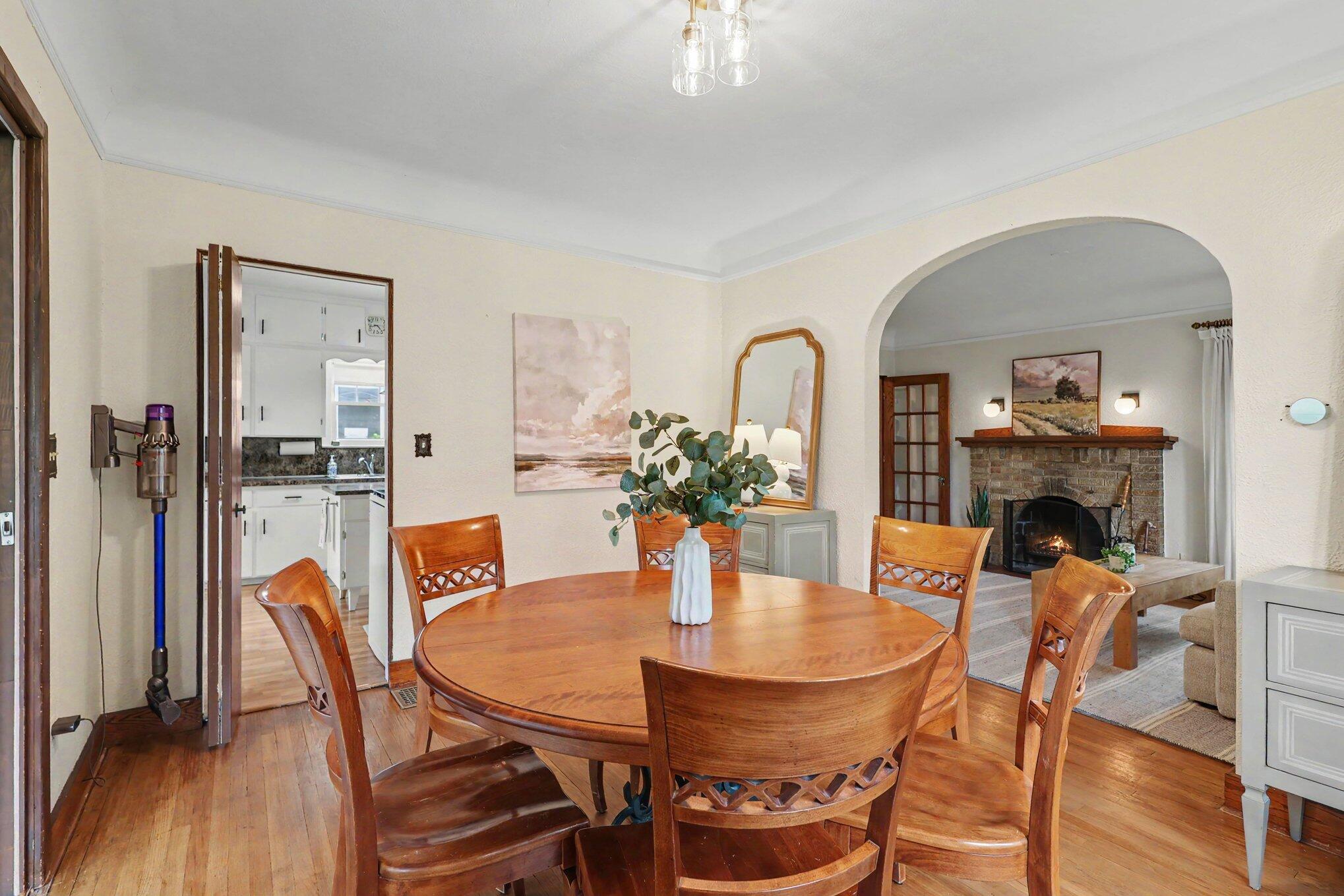 825 Oaklawn Street NE Grand Rapids MI 49505