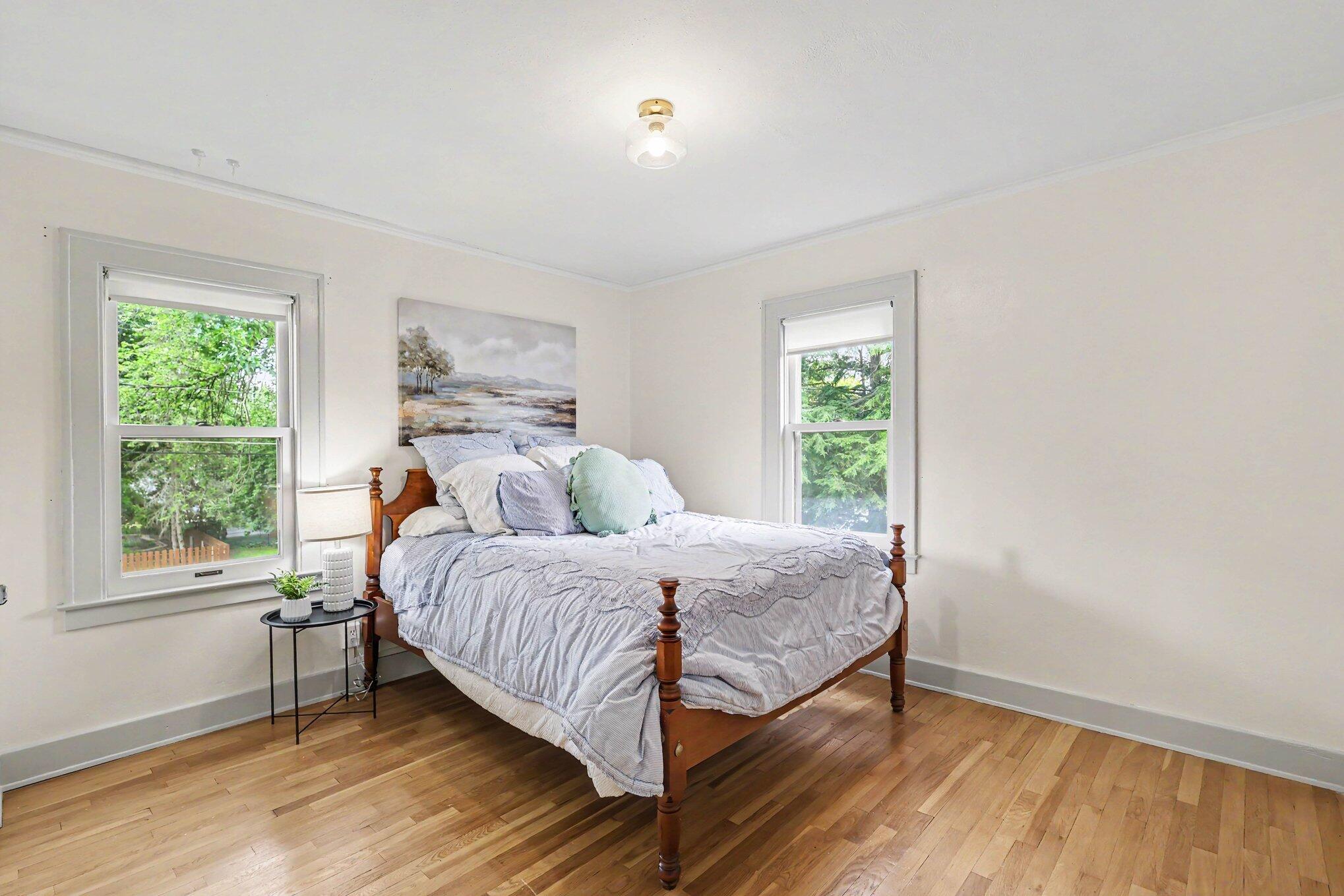 825 Oaklawn Street NE Grand Rapids MI 49505