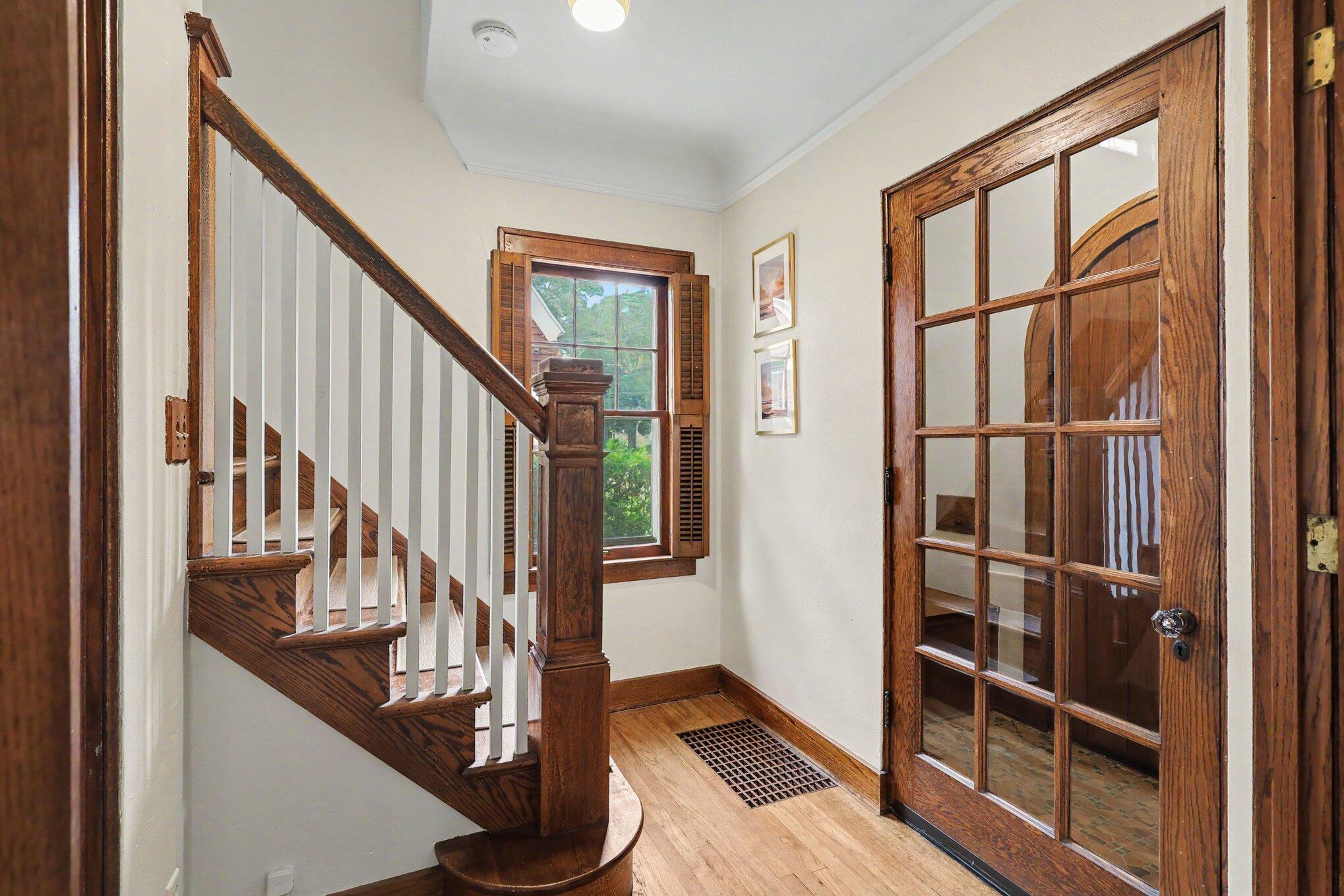 825 Oaklawn Street NE Grand Rapids MI 49505