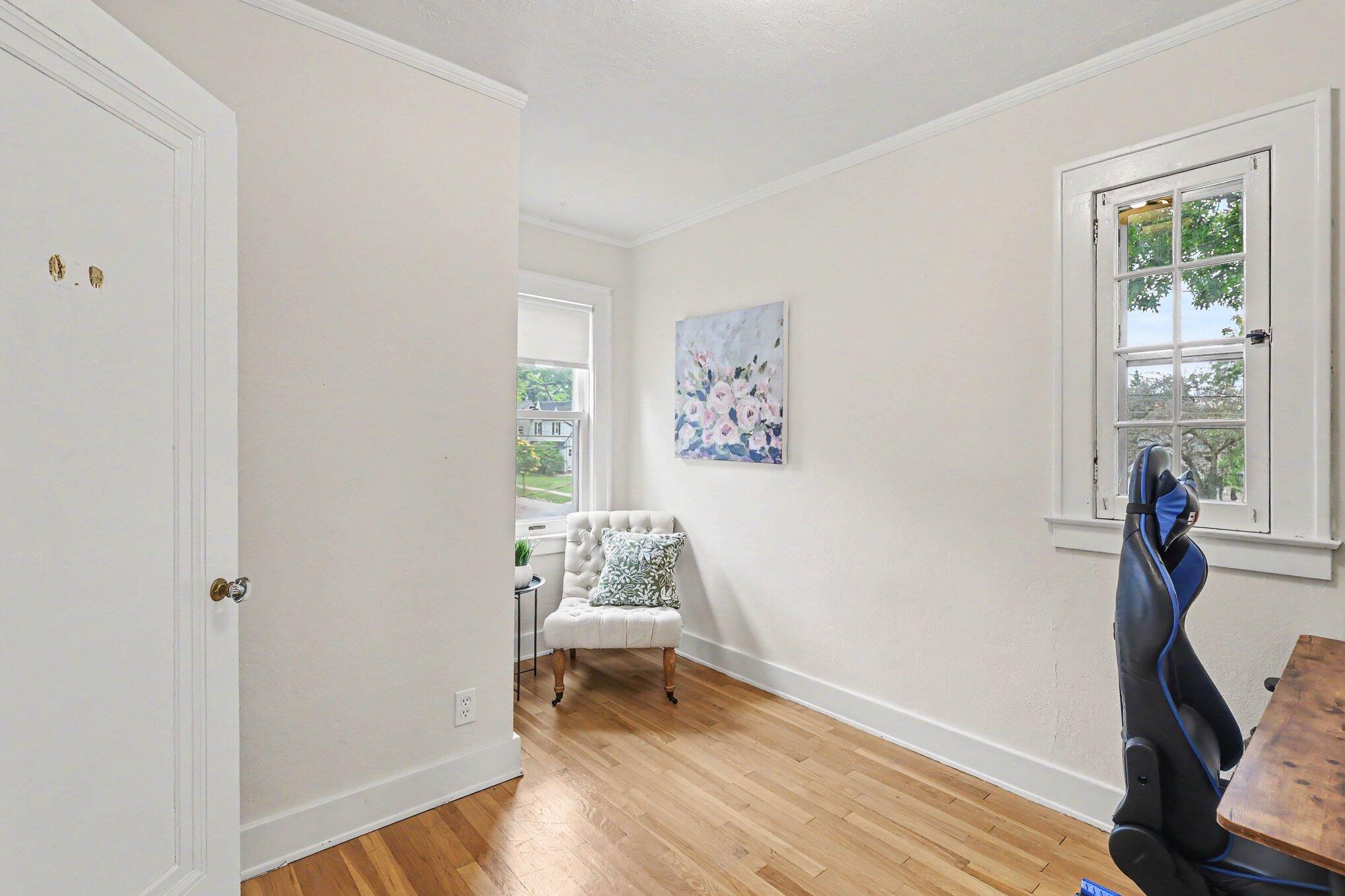 825 Oaklawn Street NE Grand Rapids MI 49505