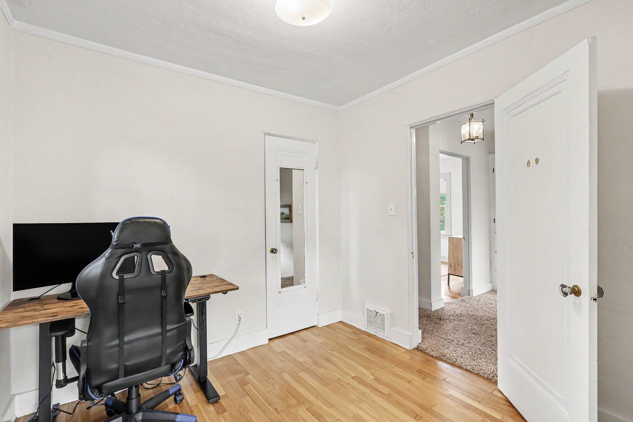 825 Oaklawn Street NE Grand Rapids MI 49505