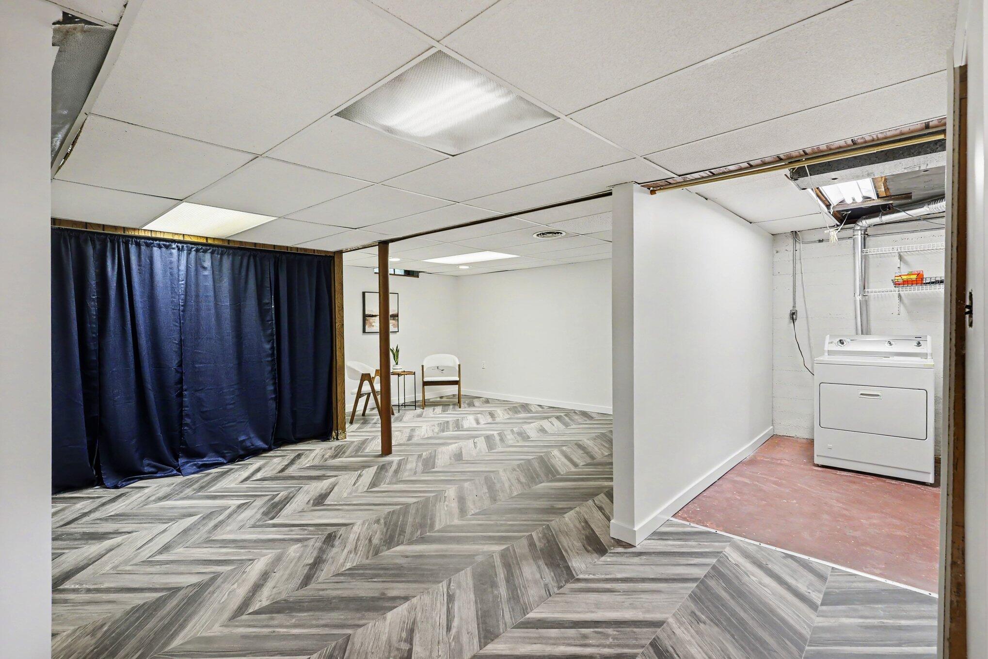 825 Oaklawn Street NE Grand Rapids MI 49505