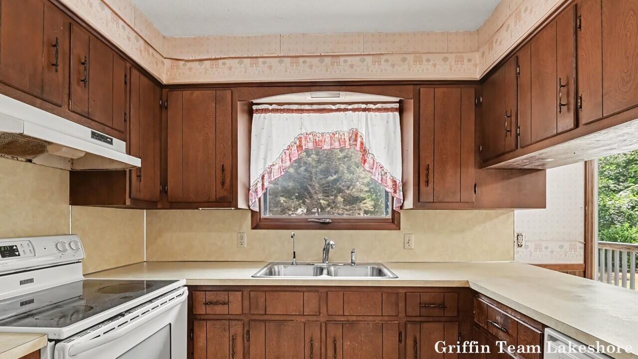 1718 Columbus Street Holland MI 49424