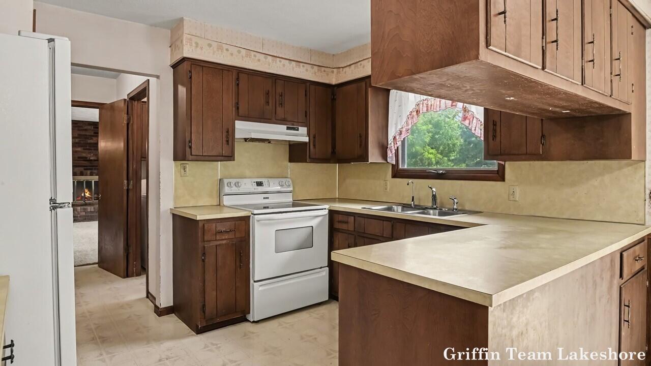 1718 Columbus Street Holland MI 49424