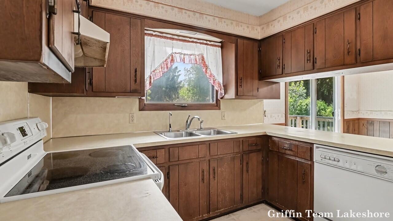 1718 Columbus Street Holland MI 49424