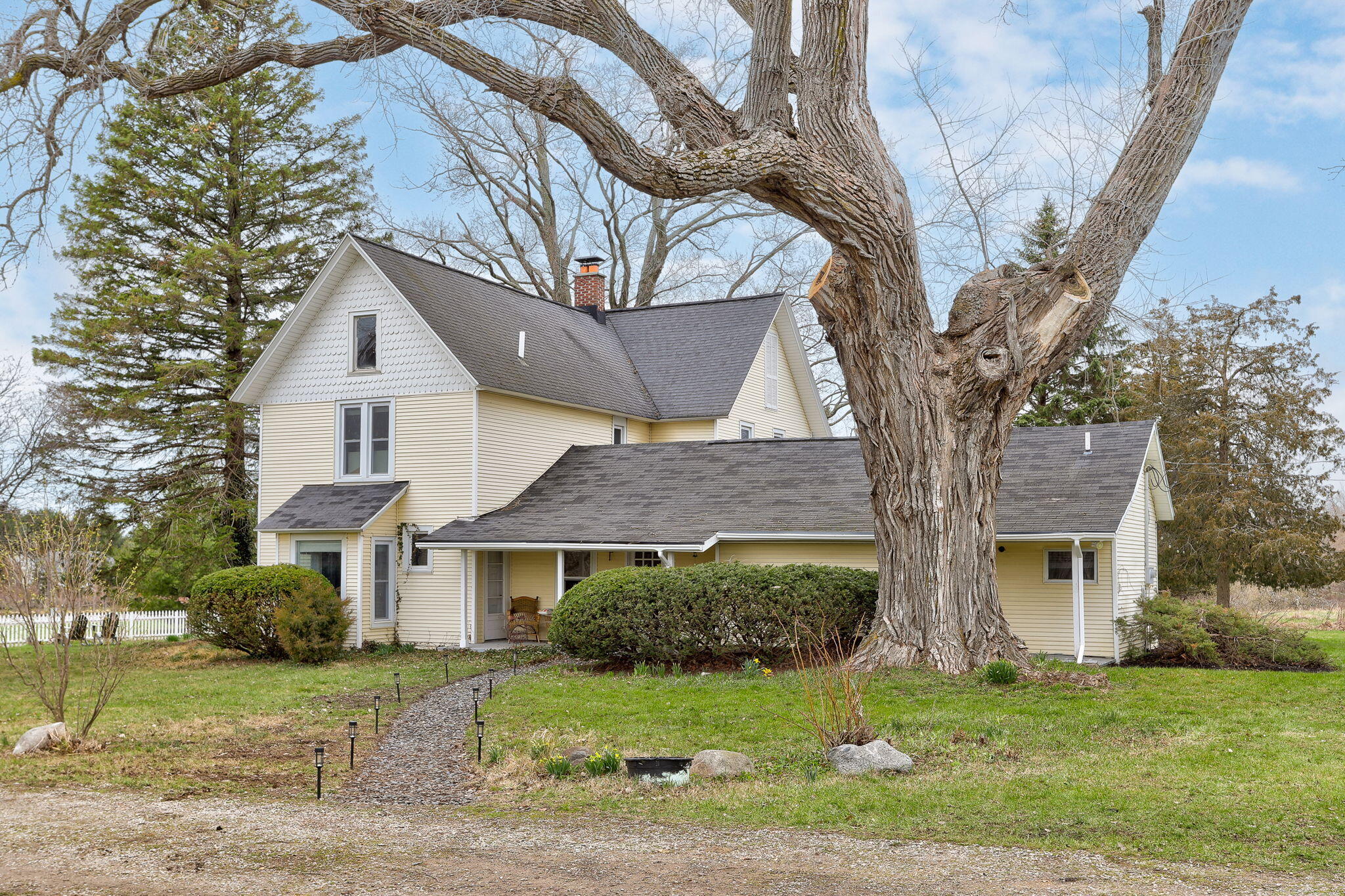 2135 68th Street Fennville MI 49408