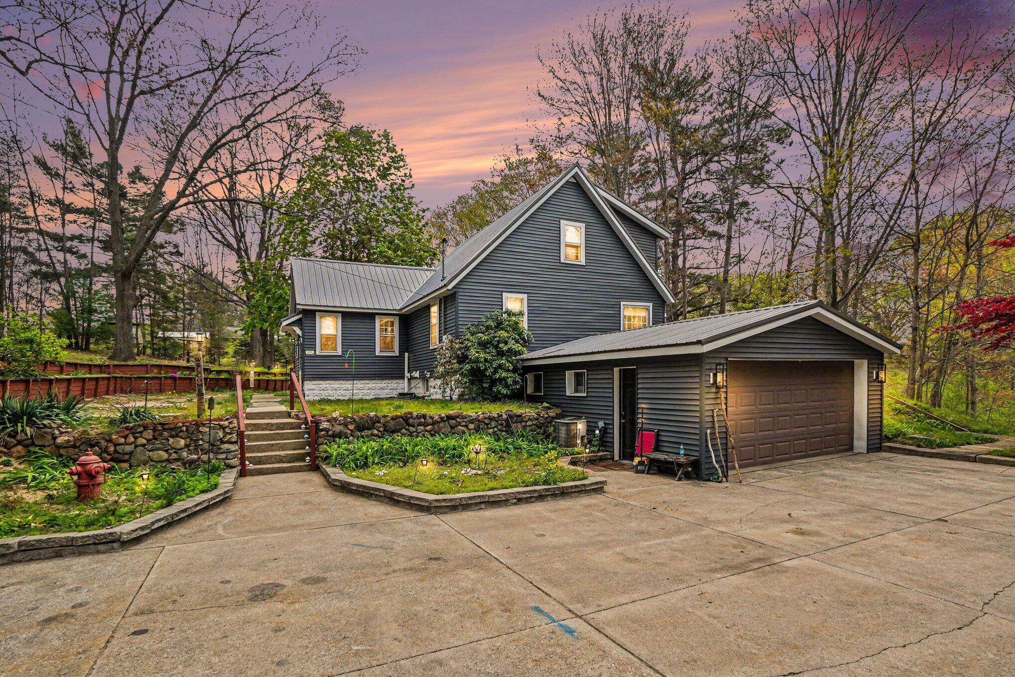 1335 Crestbrook Avenue Norton Shores MI 49444