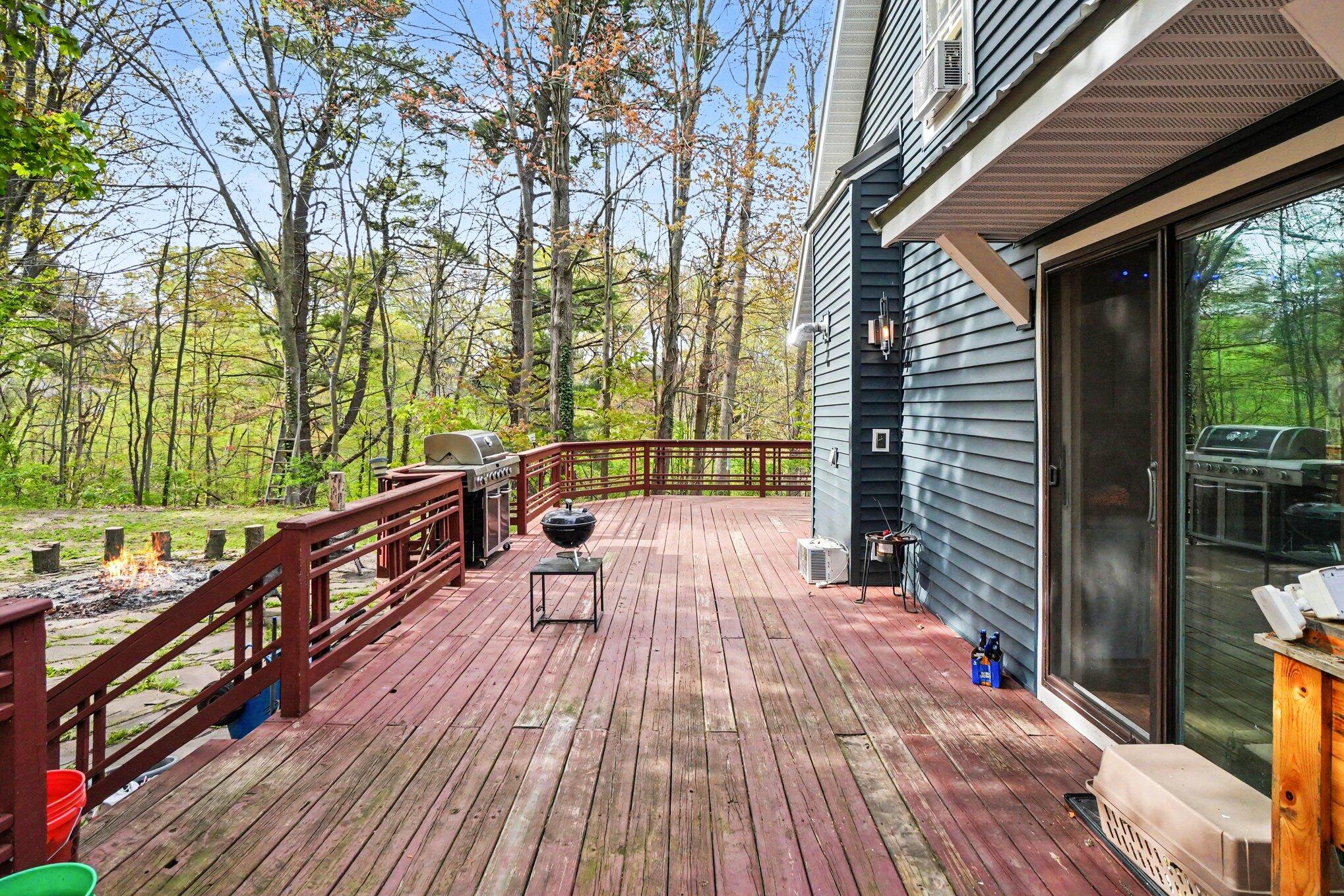 1335 Crestbrook Avenue Norton Shores MI 49444
