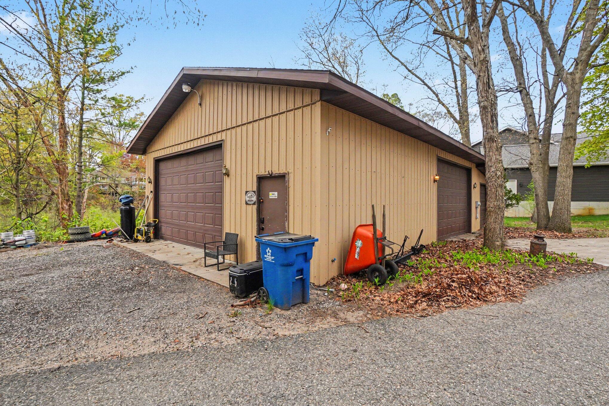 1335 Crestbrook Avenue Norton Shores MI 49444