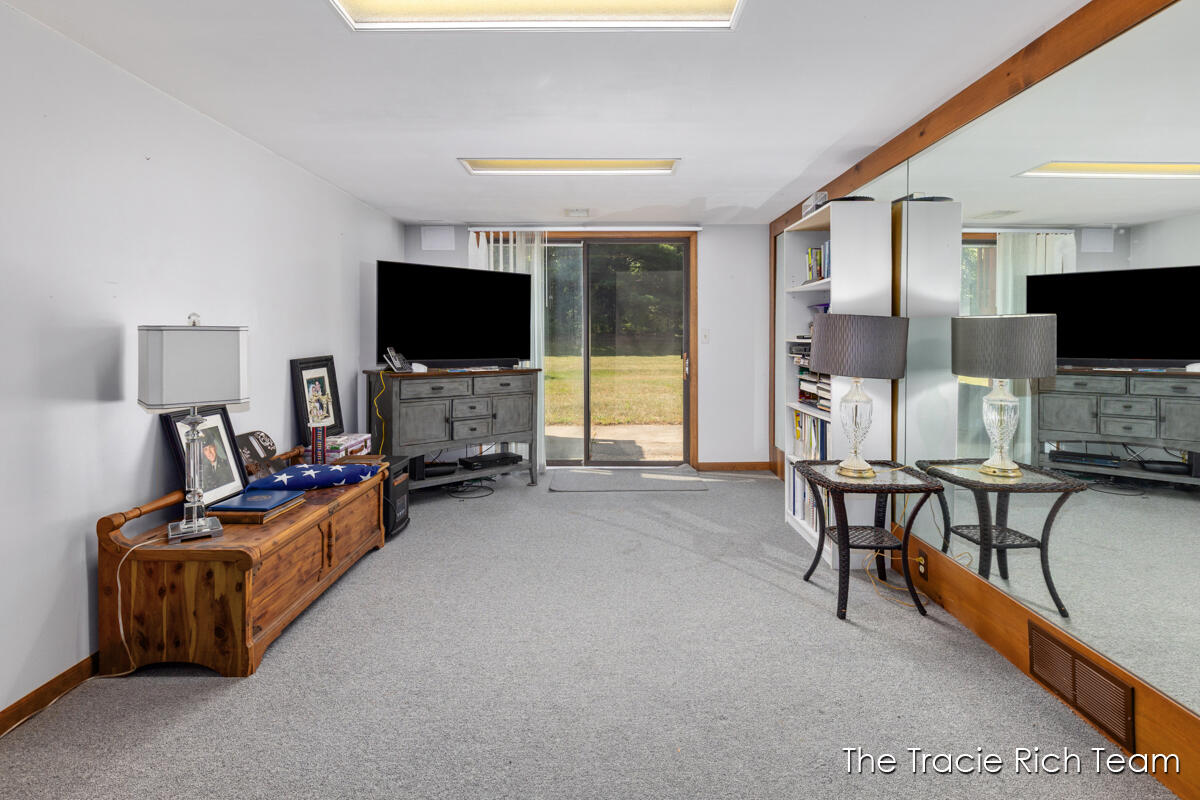 7640 9 Mile Road NE Rockford MI 49341