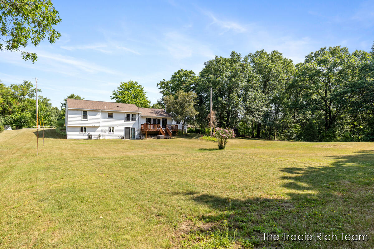 7640 9 Mile Road NE Rockford MI 49341
