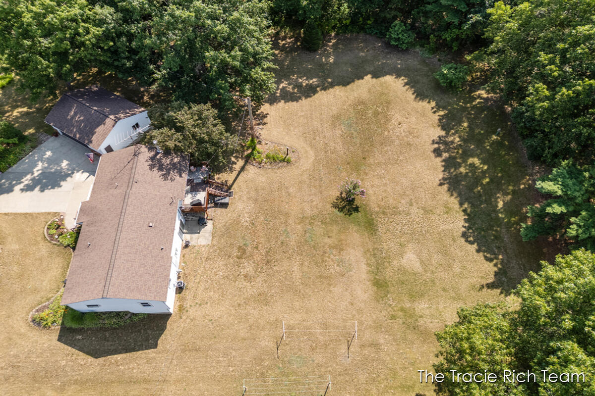 7640 9 Mile Road NE Rockford MI 49341