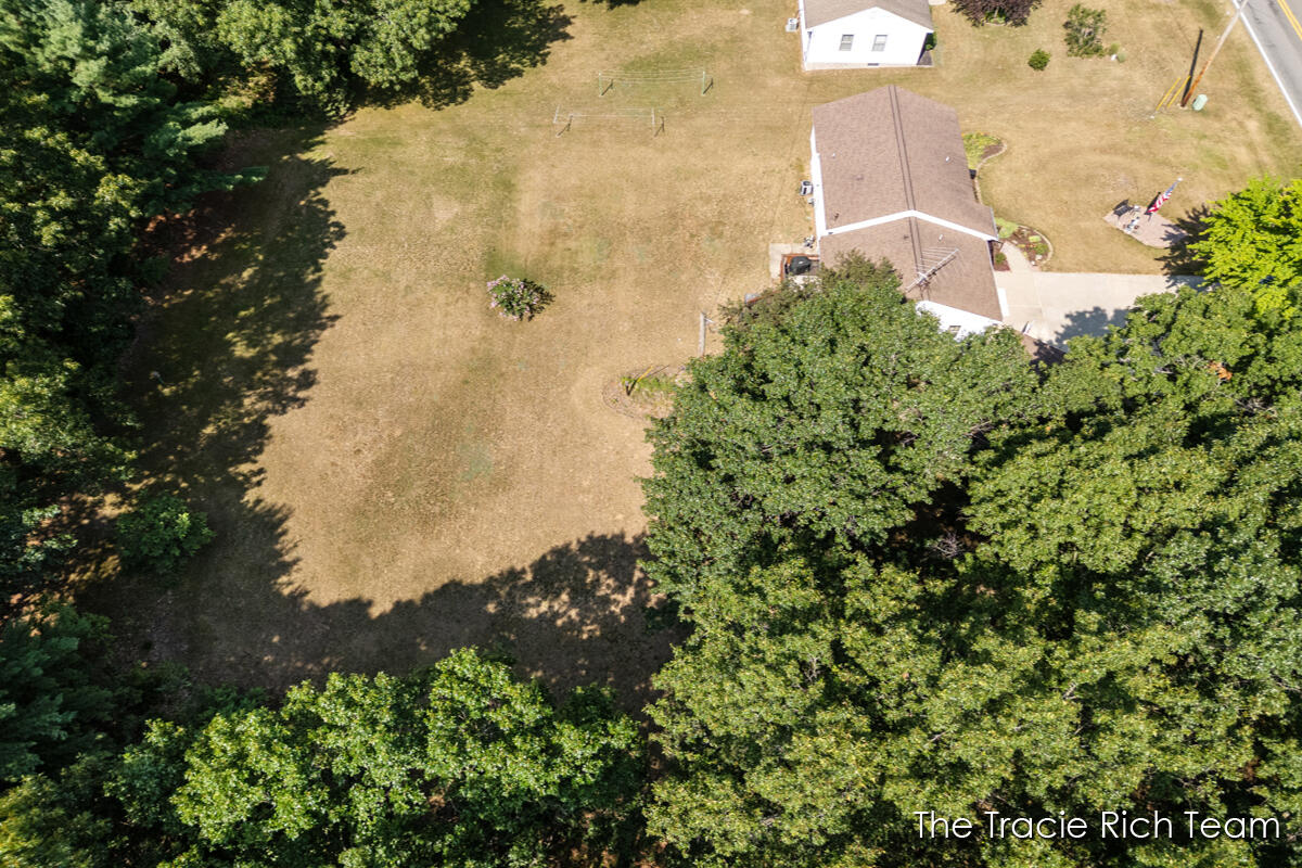 7640 9 Mile Road NE Rockford MI 49341