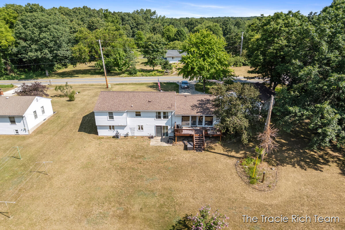 7640 9 Mile Road NE Rockford MI 49341
