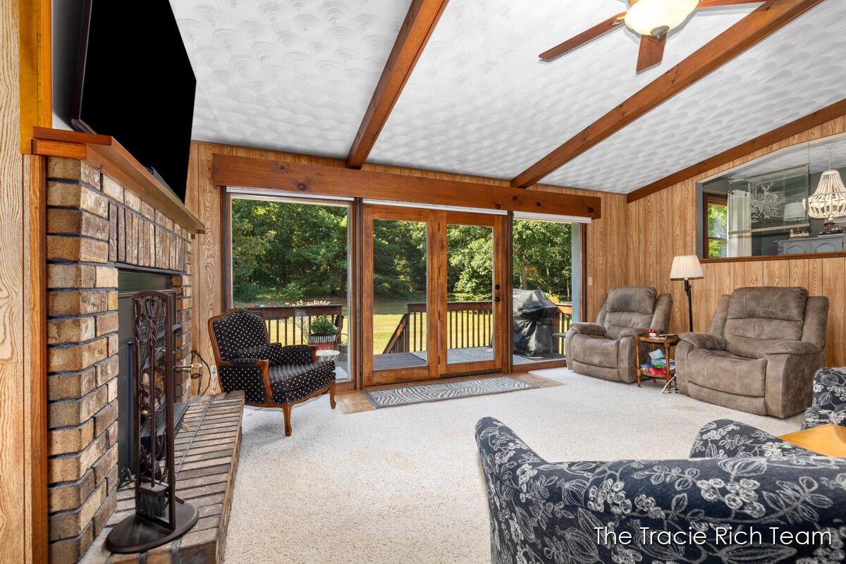 7640 9 Mile Road NE Rockford MI 49341