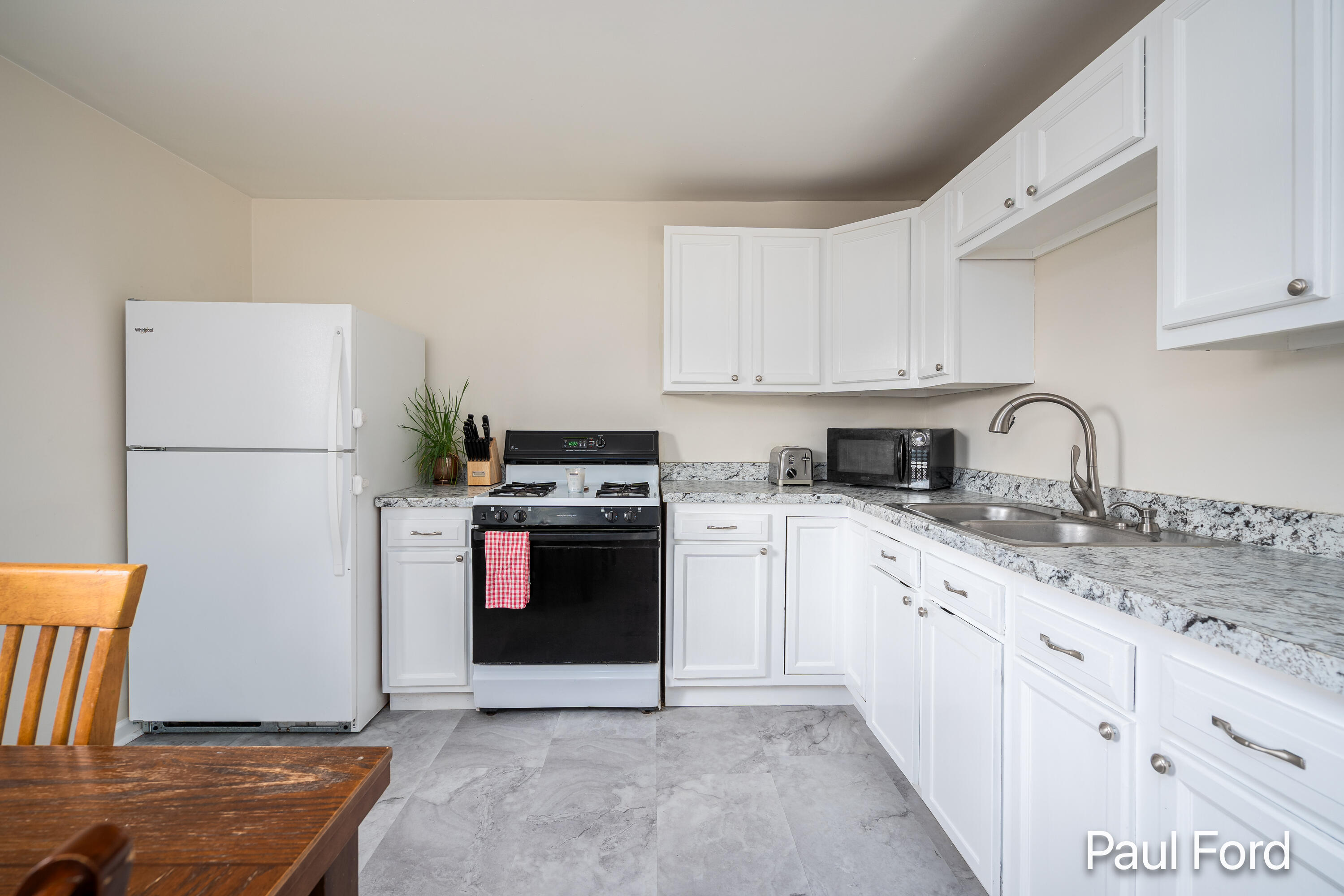 924 Hall Street SE Grand Rapids MI 49507