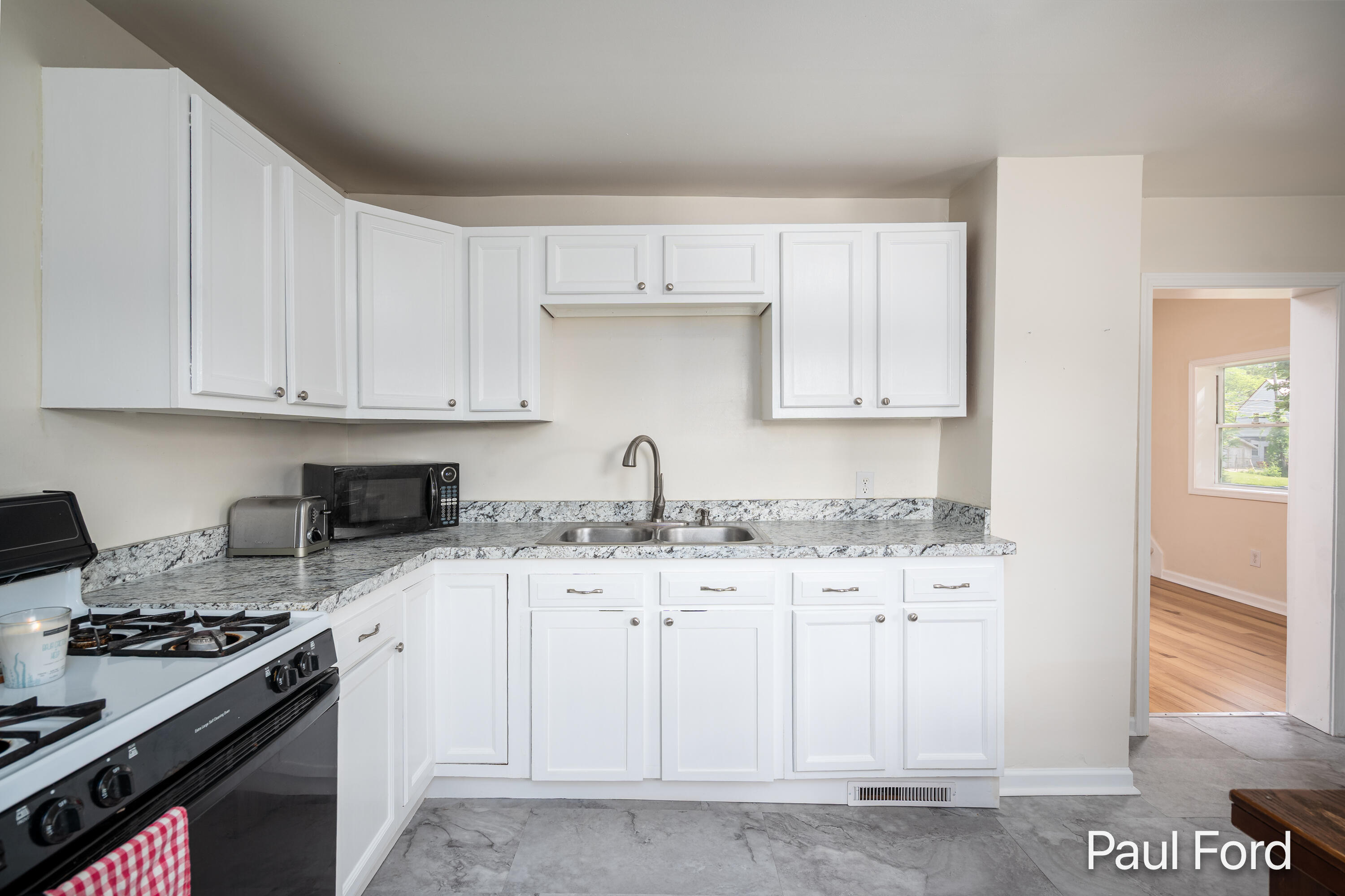 924 Hall Street SE Grand Rapids MI 49507