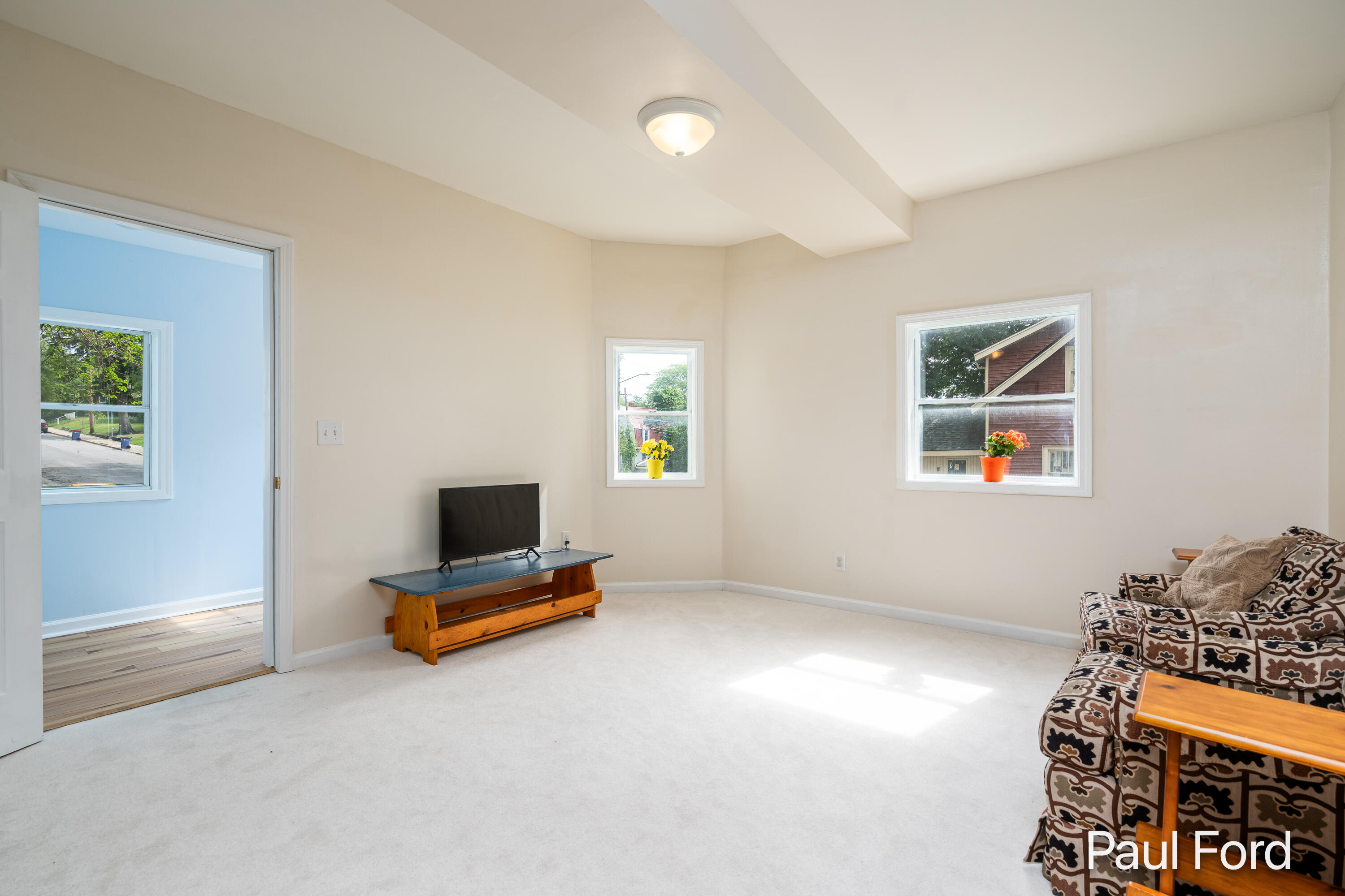 924 Hall Street SE Grand Rapids MI 49507