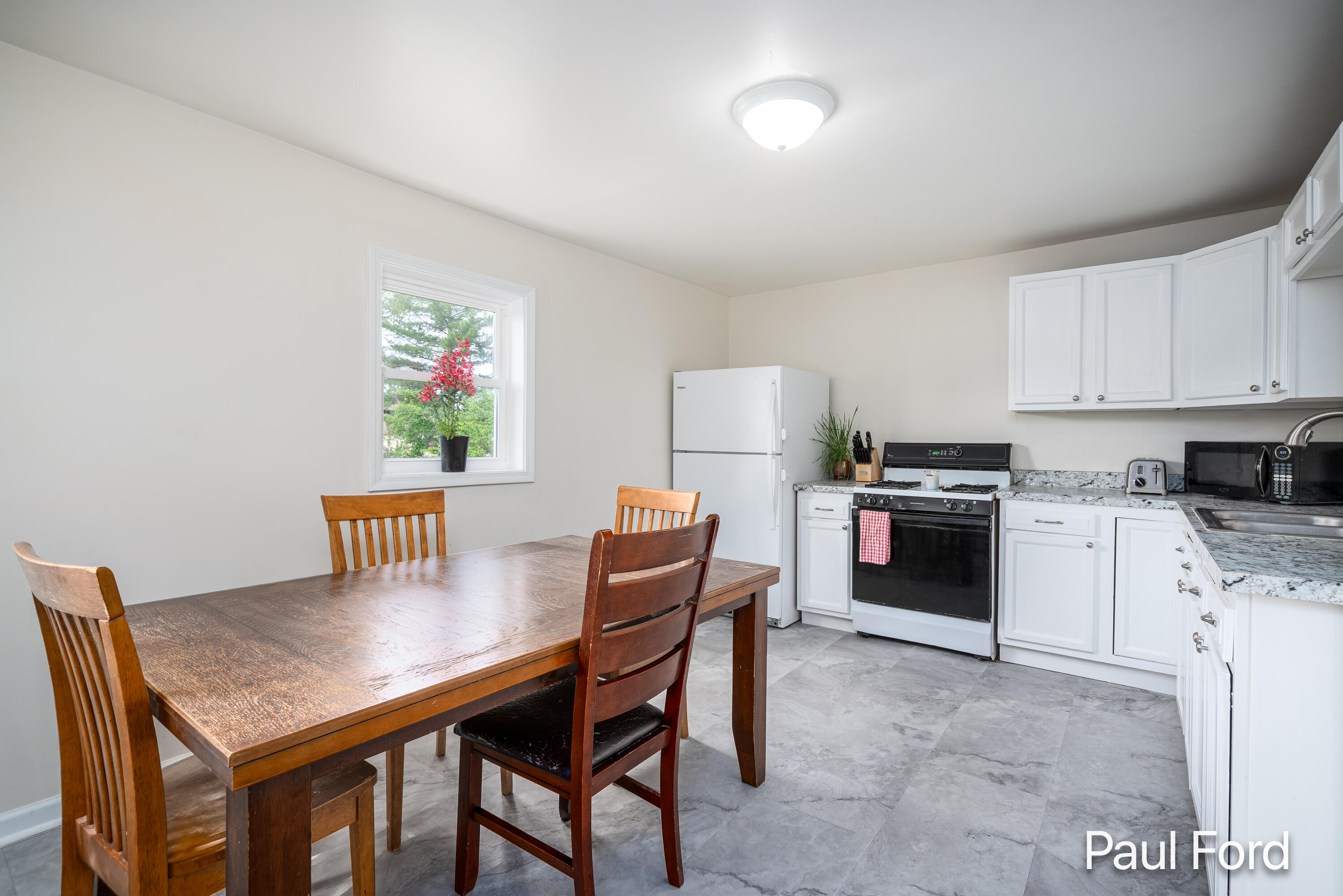 924 Hall Street SE Grand Rapids MI 49507