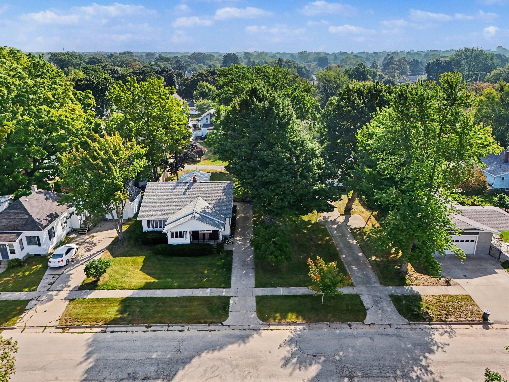 408 N Lewis Street Ludington MI 49431