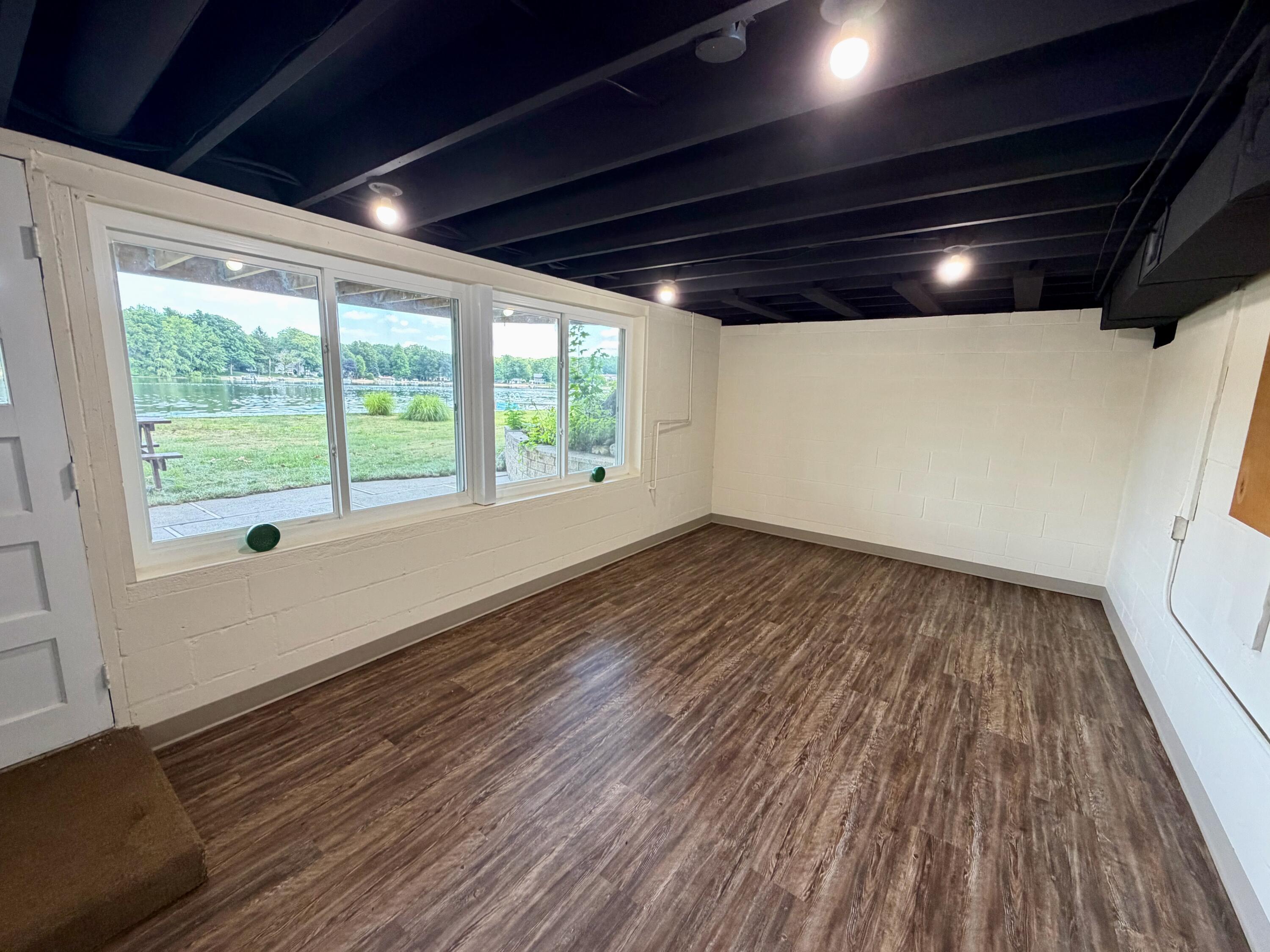 8980 Loveless Drive NE Rockford MI 49341
