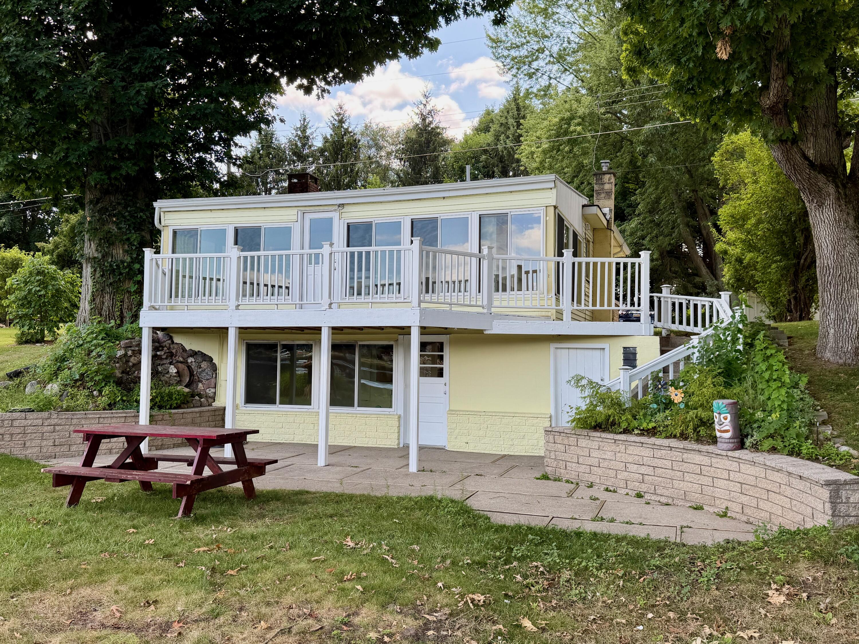 8980 Loveless Drive NE Rockford MI 49341