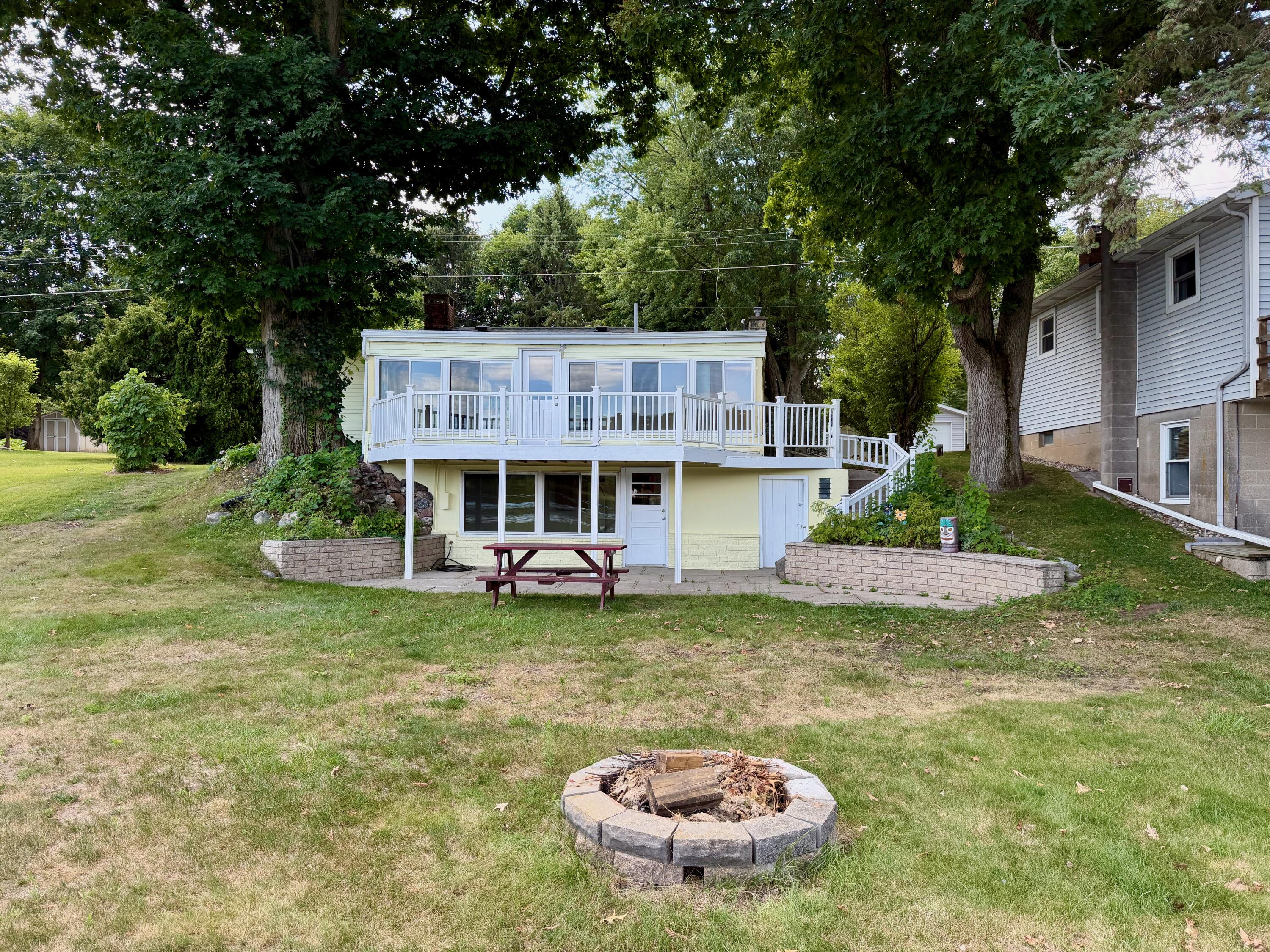 8980 Loveless Drive NE Rockford MI 49341