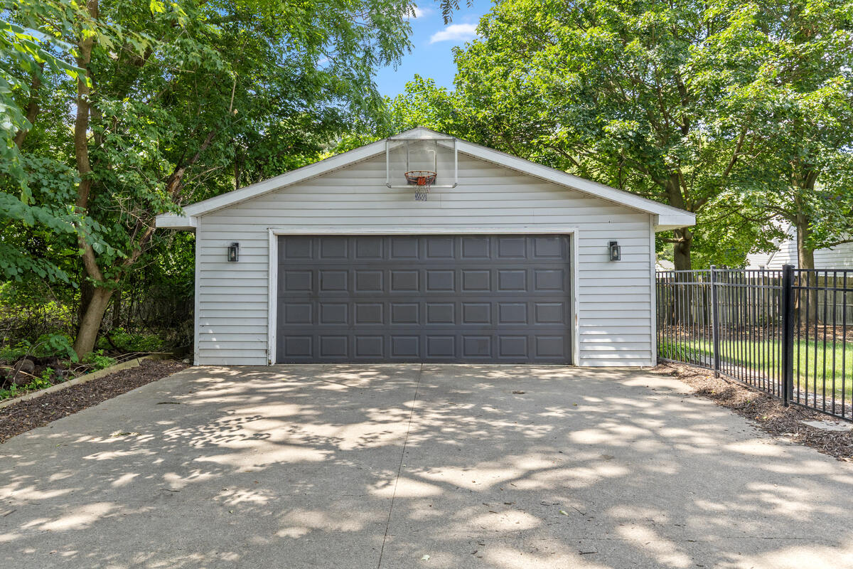 1221 Whitmore Avenue NW Grand Rapids MI 49504