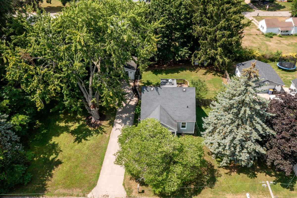 1221 Whitmore Avenue NW Grand Rapids MI 49504