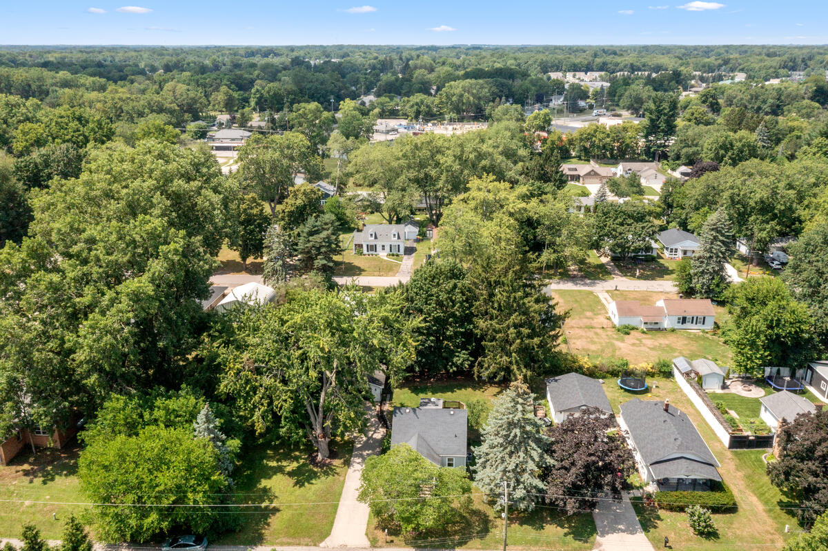 1221 Whitmore Avenue NW Grand Rapids MI 49504