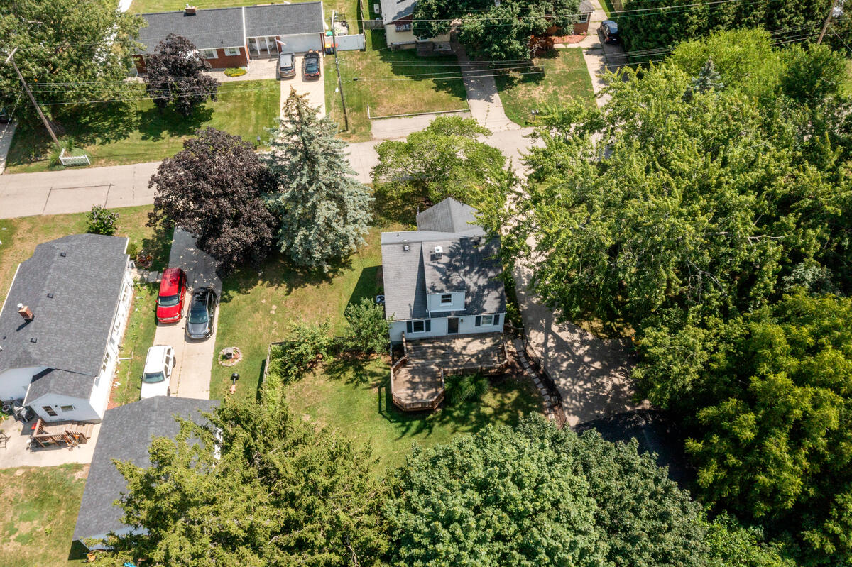 1221 Whitmore Avenue NW Grand Rapids MI 49504