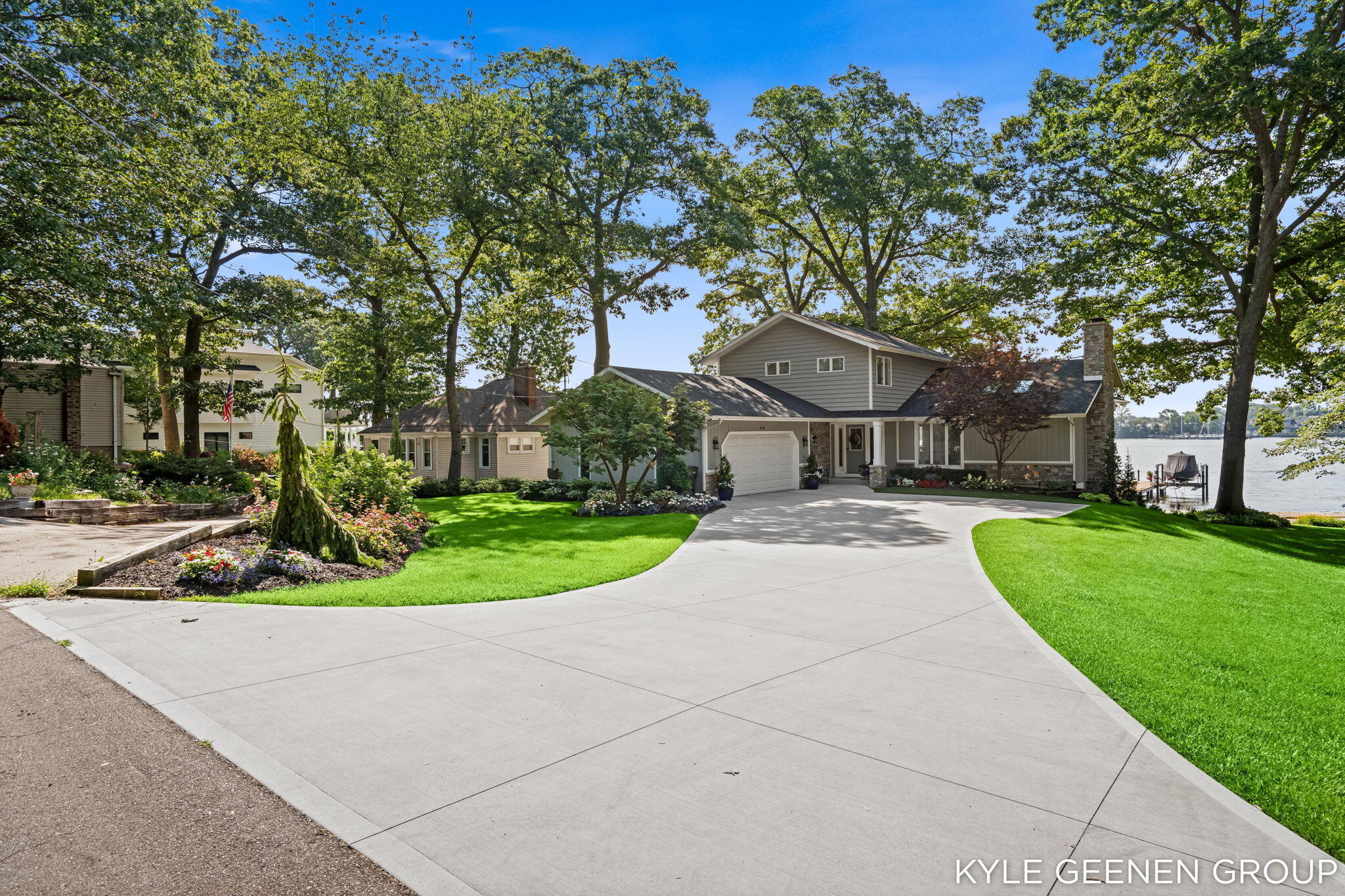 620 Lawn Avenue Holland MI 49424