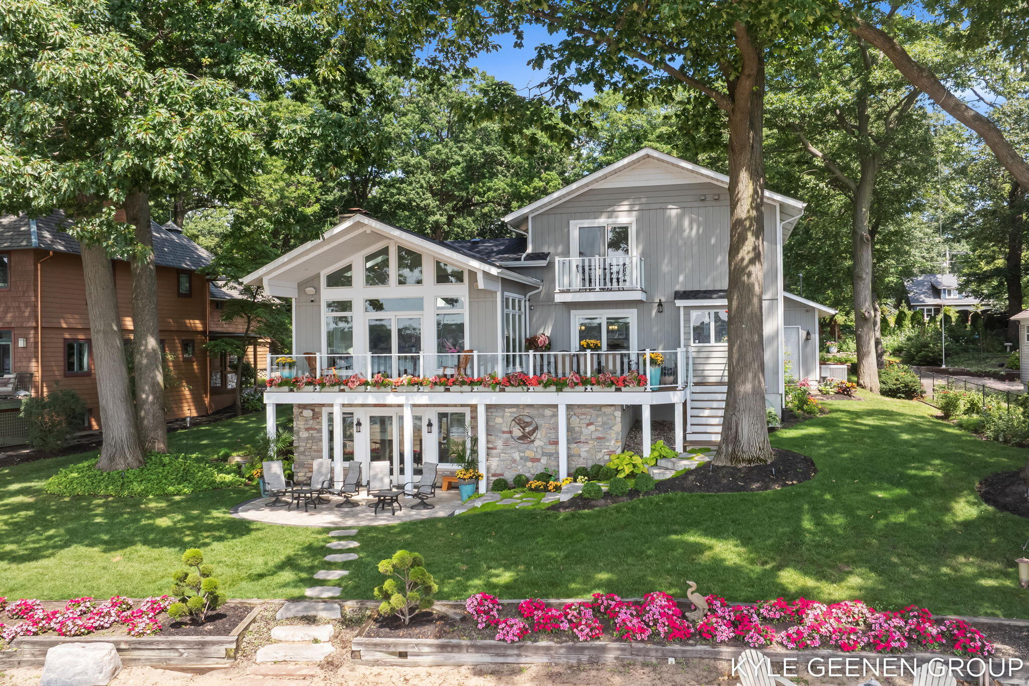 620 Lawn Avenue Holland MI 49424