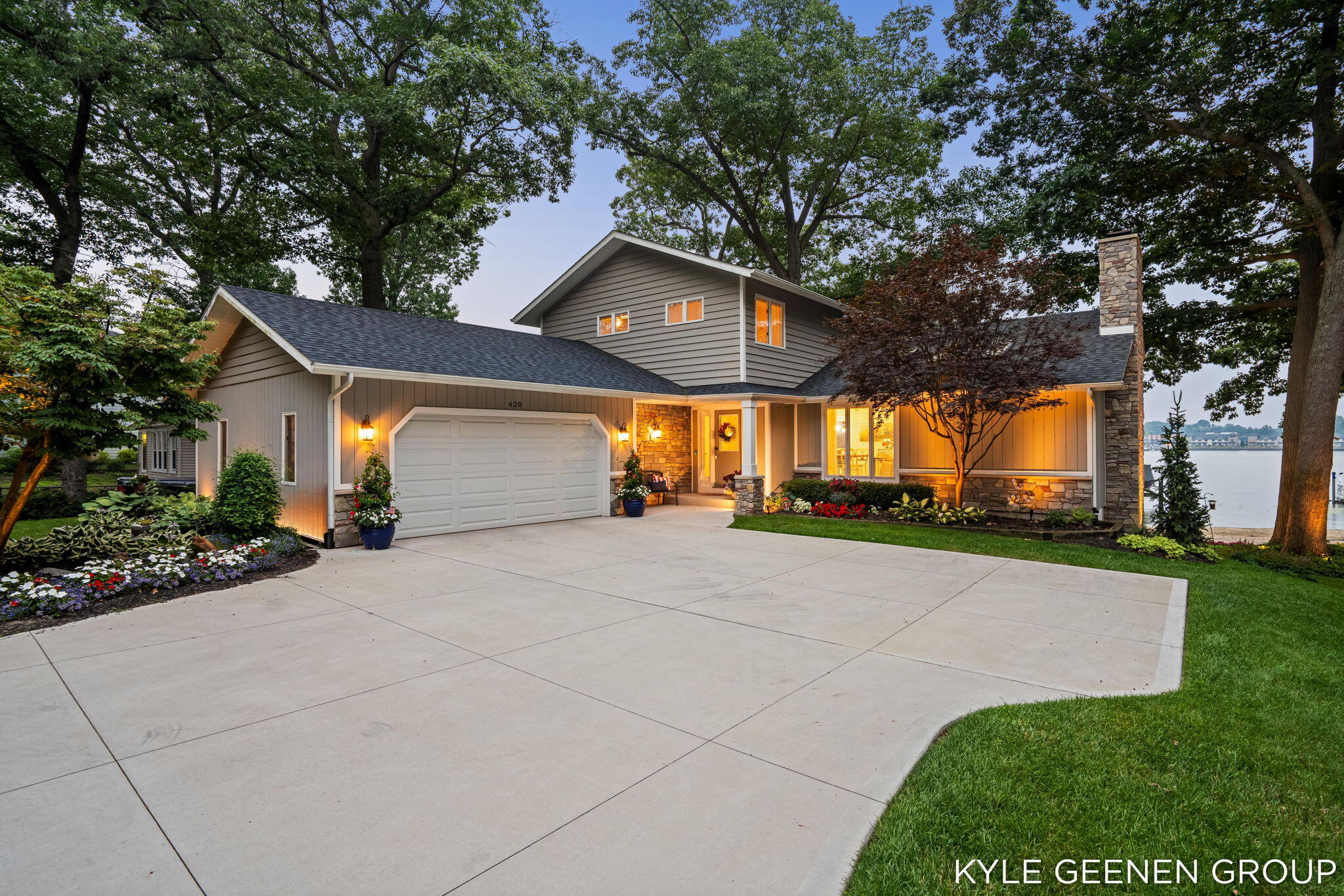 620 Lawn Avenue Holland MI 49424