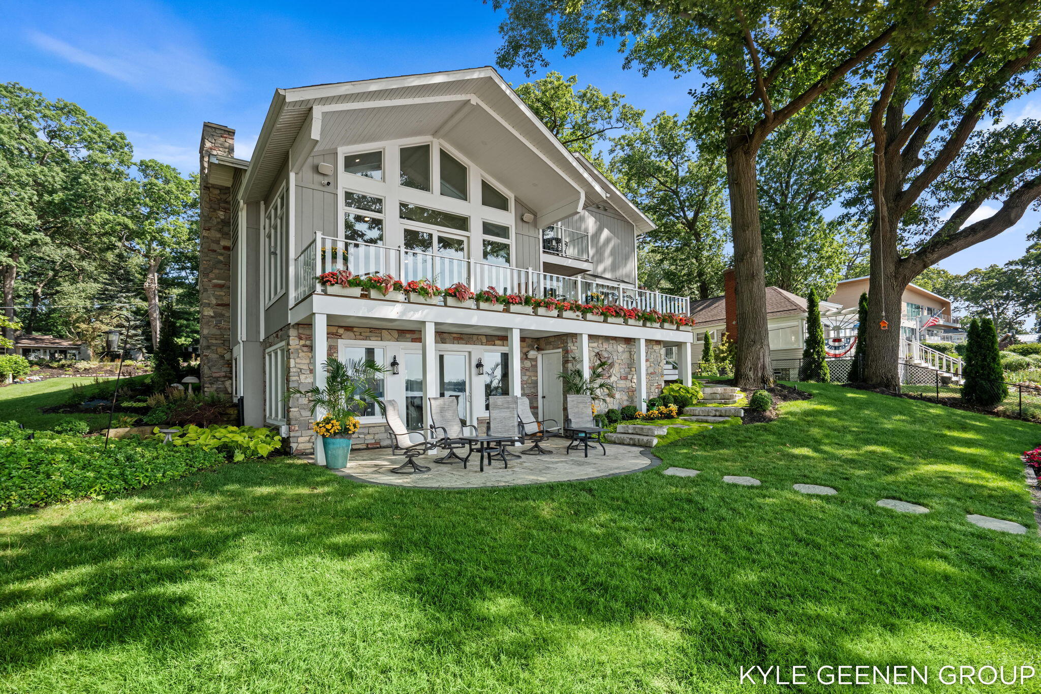620 Lawn Avenue Holland MI 49424