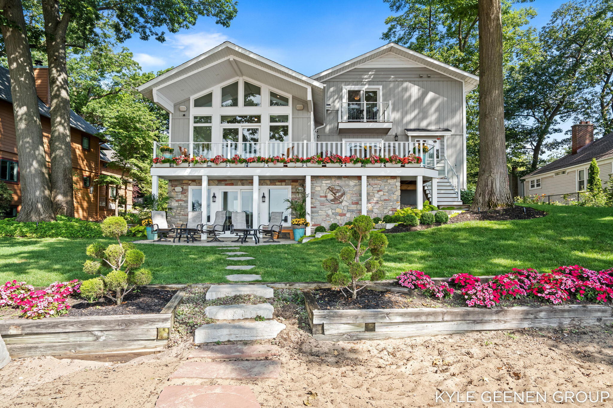 620 Lawn Avenue Holland MI 49424