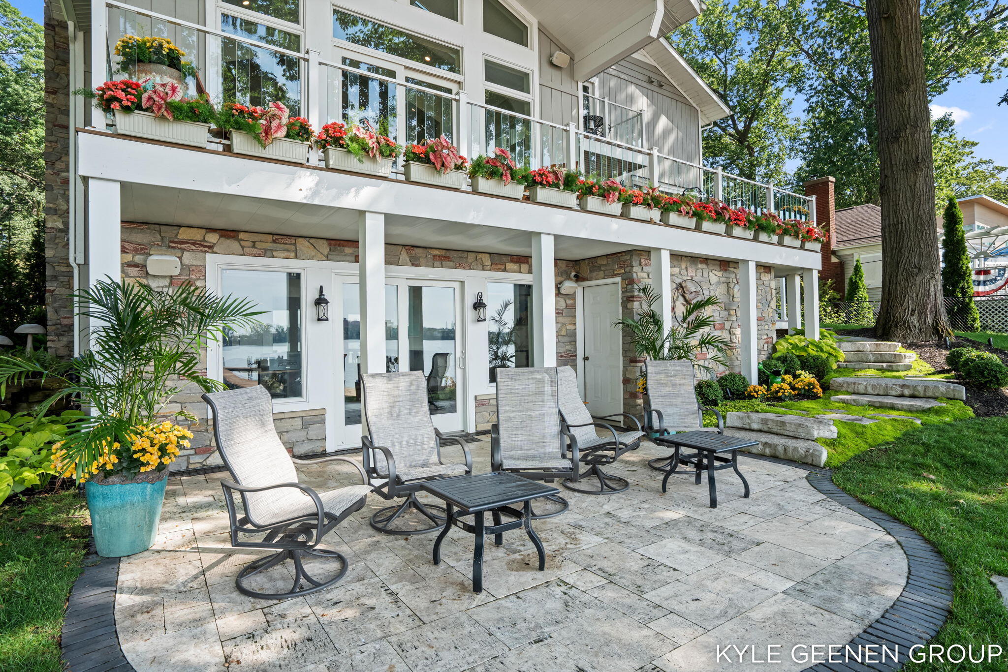 620 Lawn Avenue Holland MI 49424