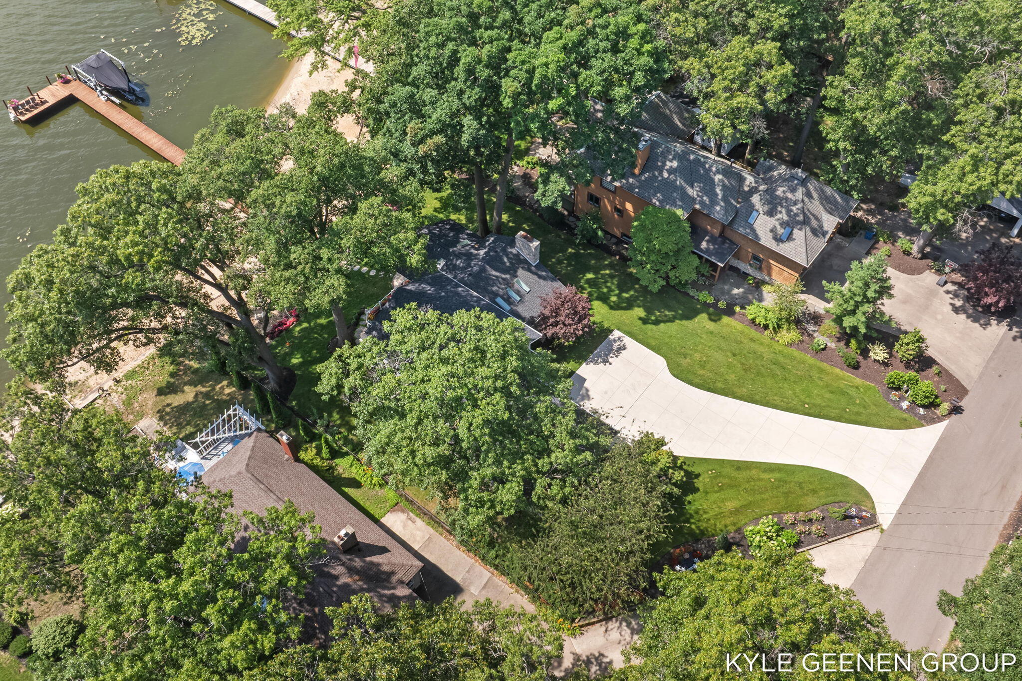 620 Lawn Avenue Holland MI 49424