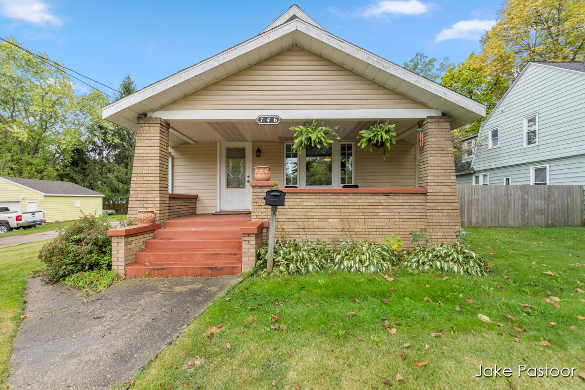 746 Leonard Street NE Grand Rapids MI 49503