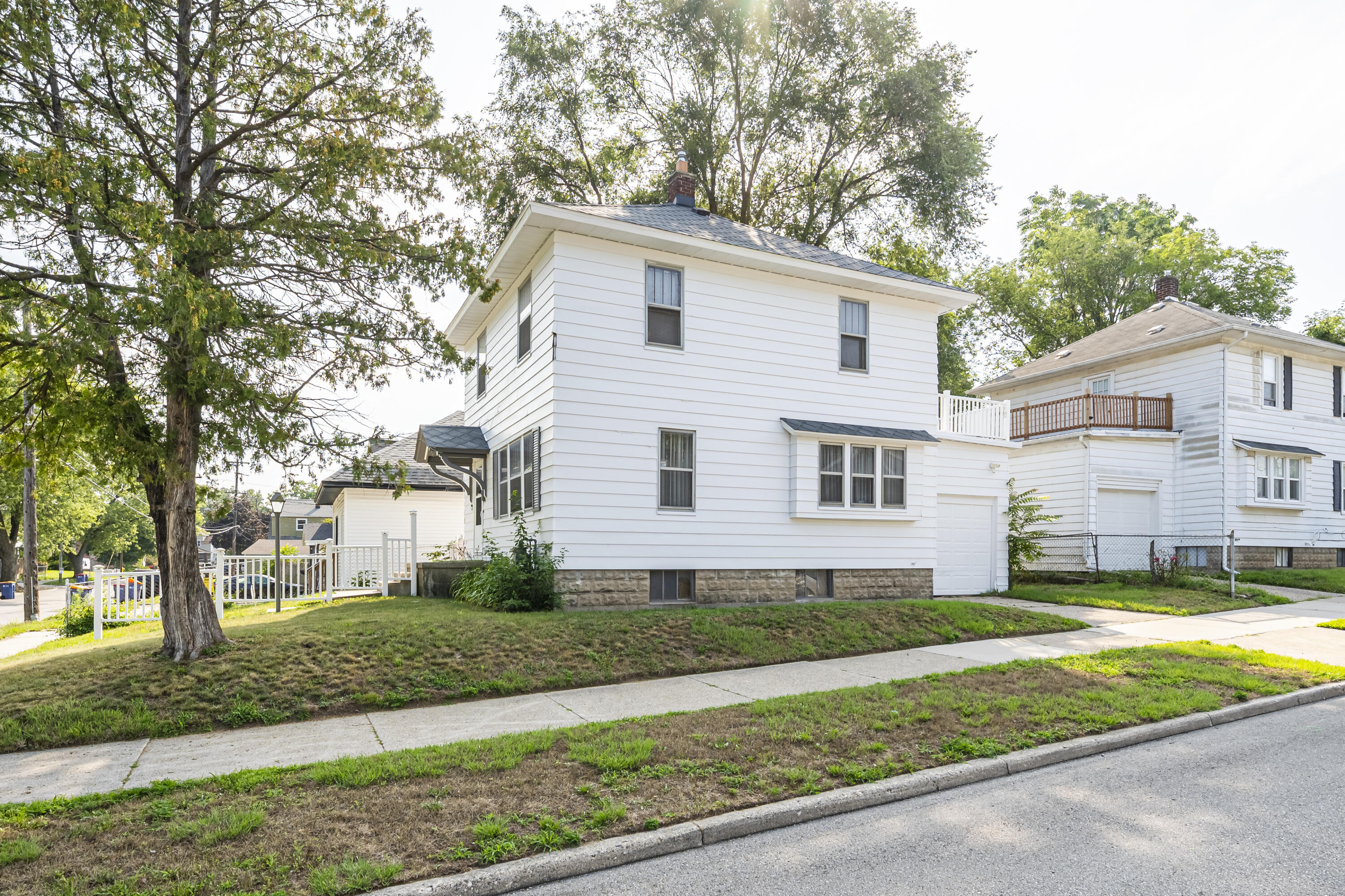 1100 Dickinson Street SE Grand Rapids MI 49507