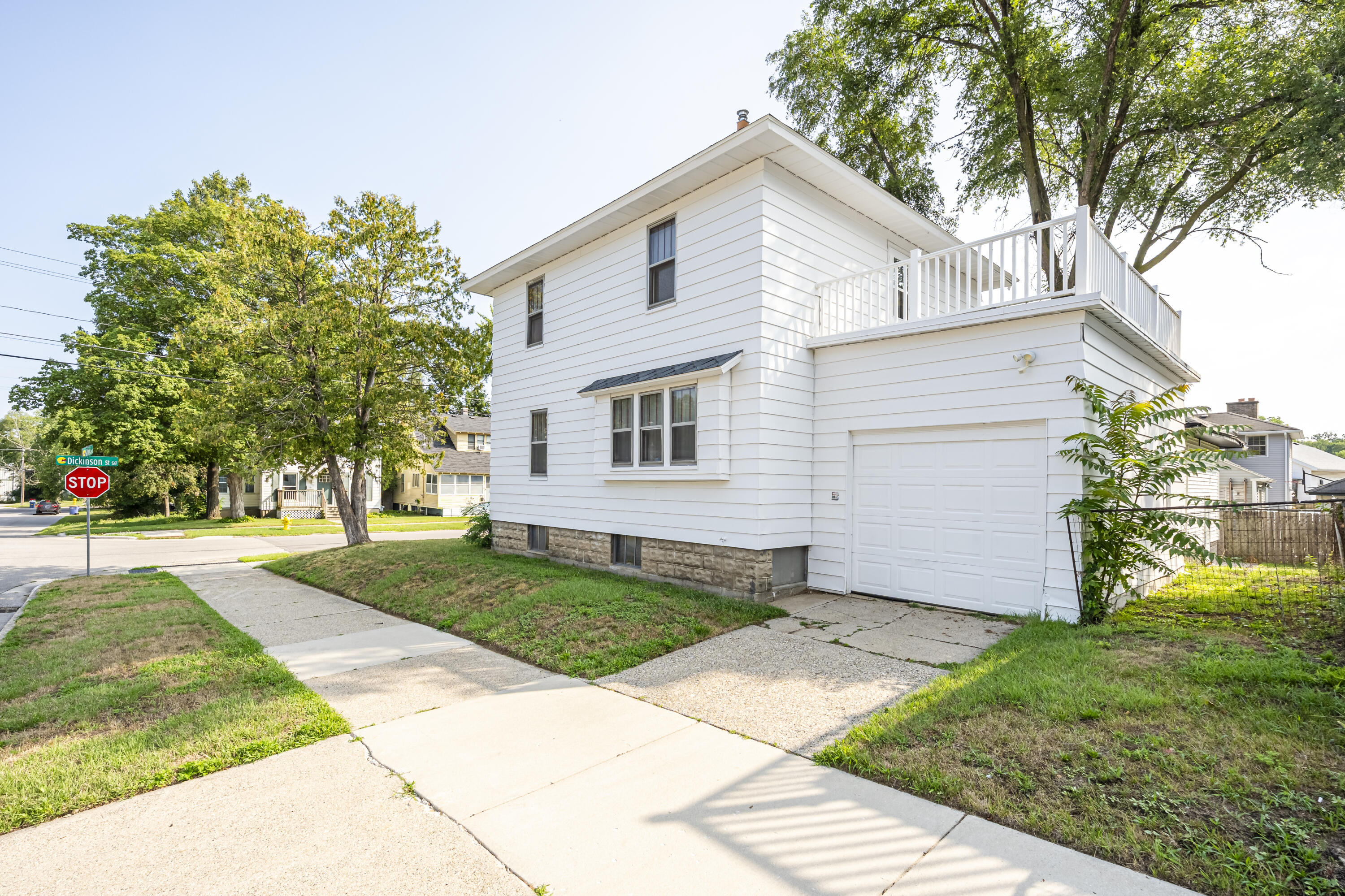 1100 Dickinson Street SE Grand Rapids MI 49507