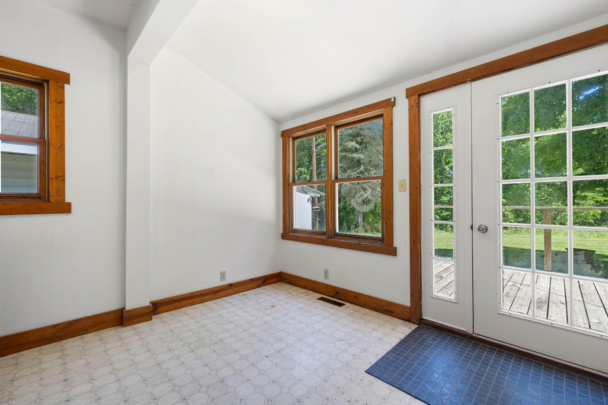 17365 Lakeside Road Three Oaks MI 49128
