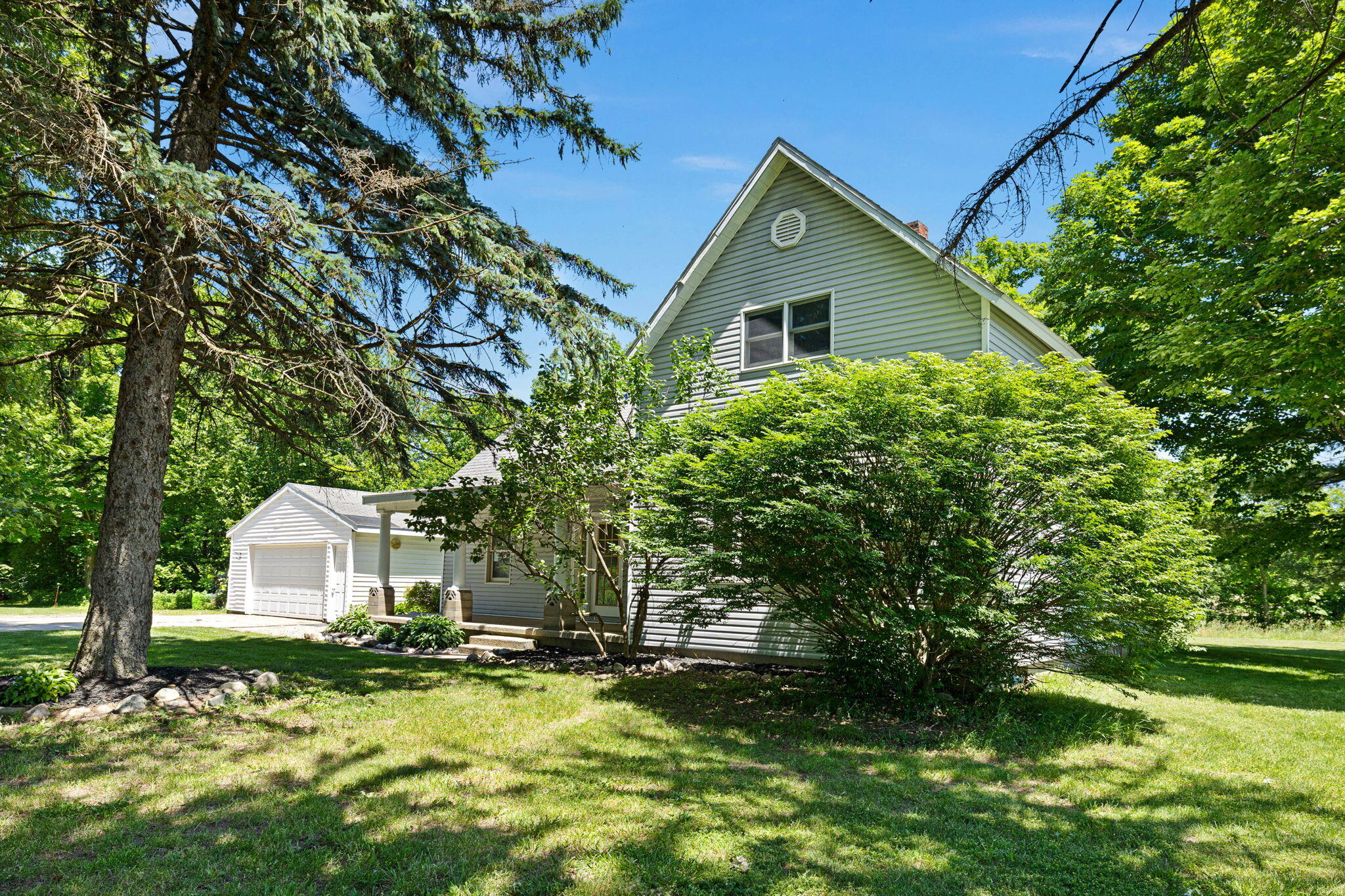 17365 Lakeside Road Three Oaks MI 49128