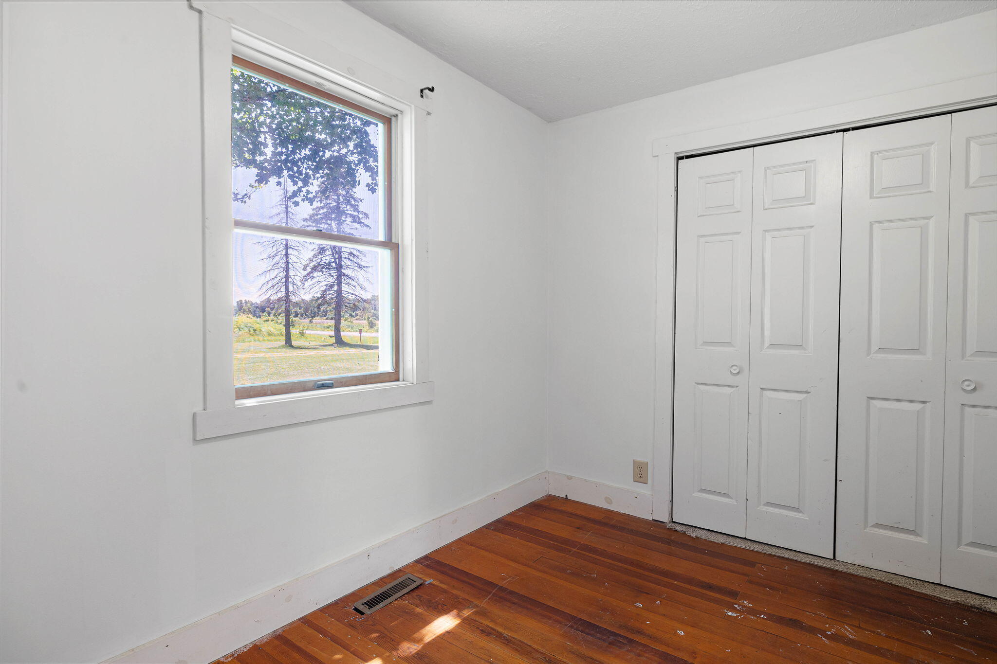 17365 Lakeside Road Three Oaks MI 49128