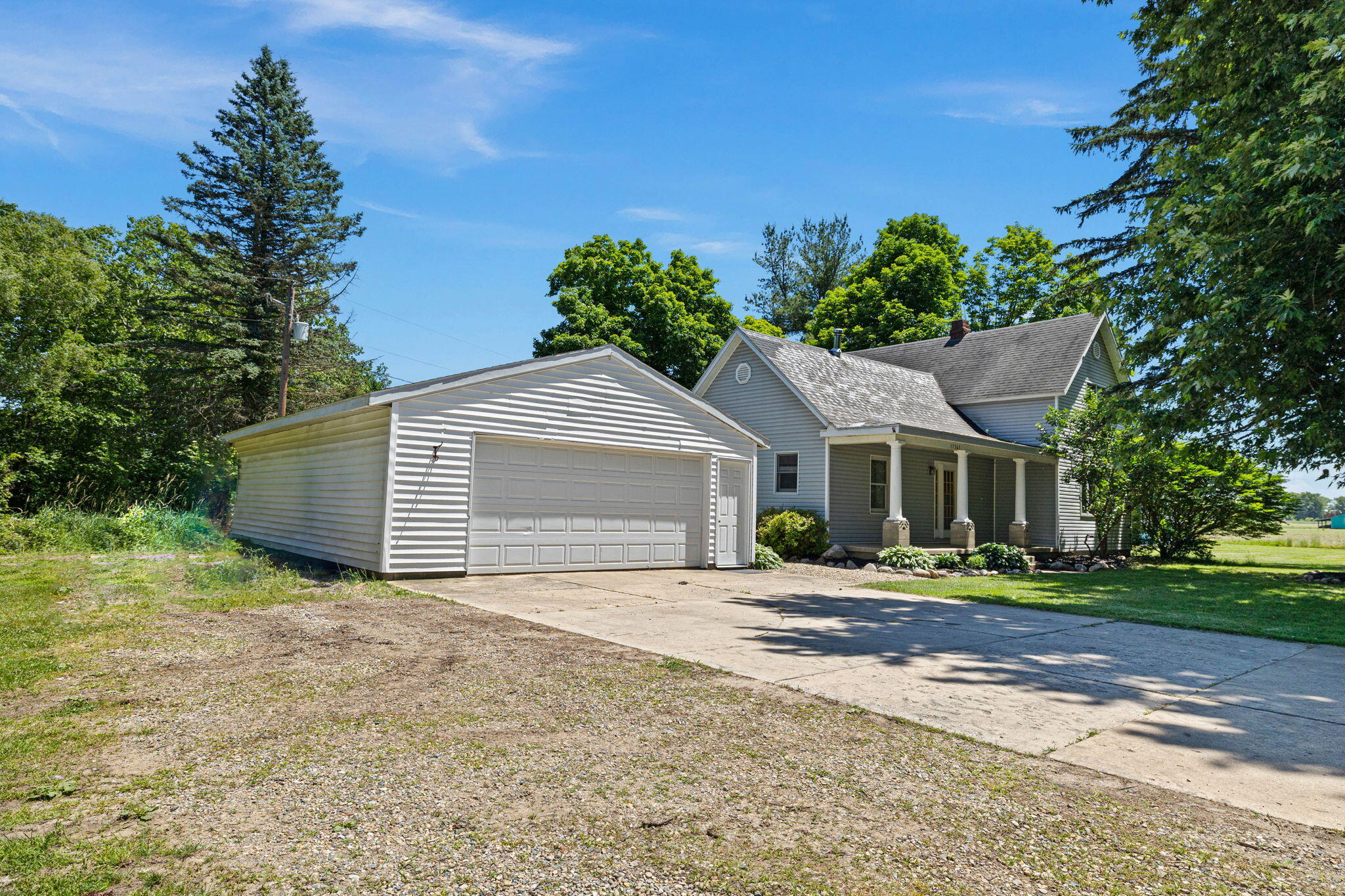 17365 Lakeside Road Three Oaks MI 49128